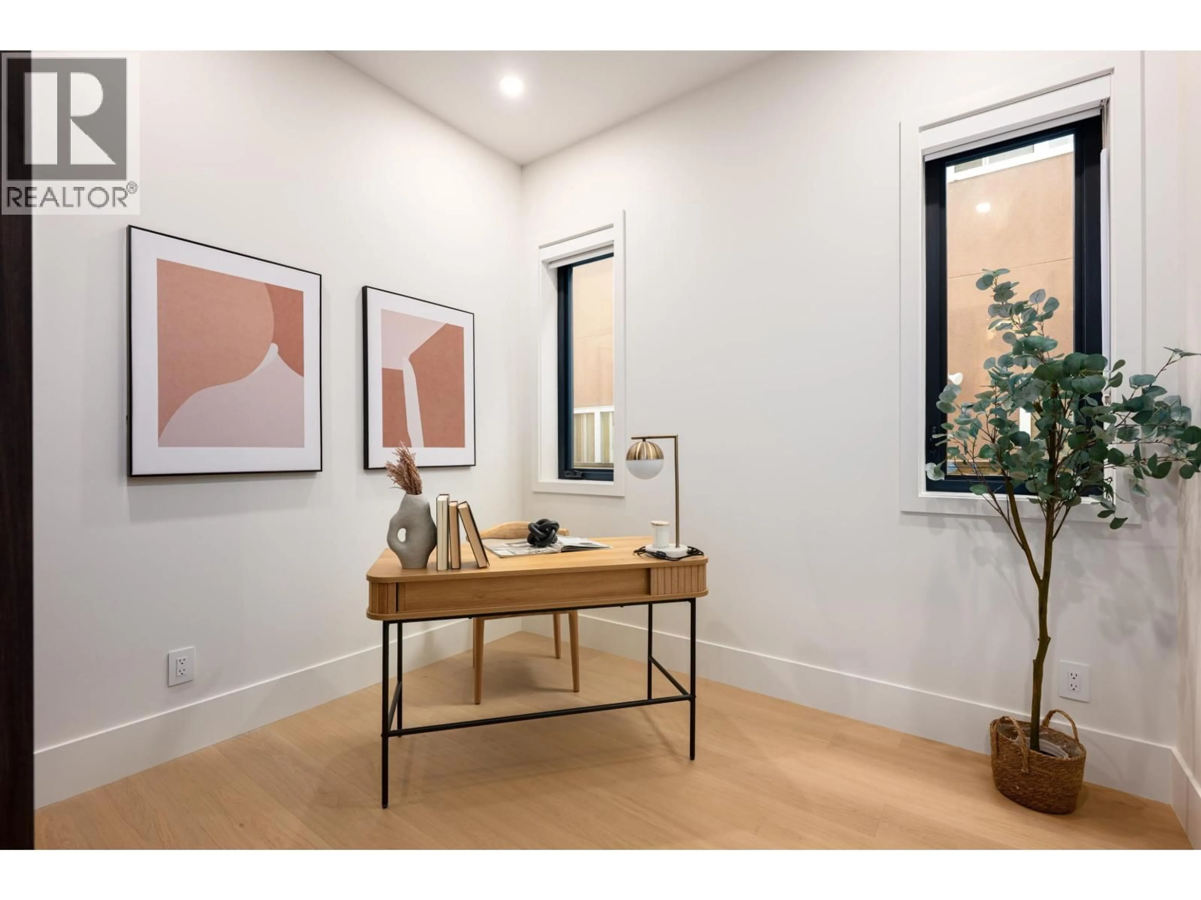 Indoor entryway for 2 - 3466 FRANKLIN STREET, Vancouver British Columbia V5K1Y3