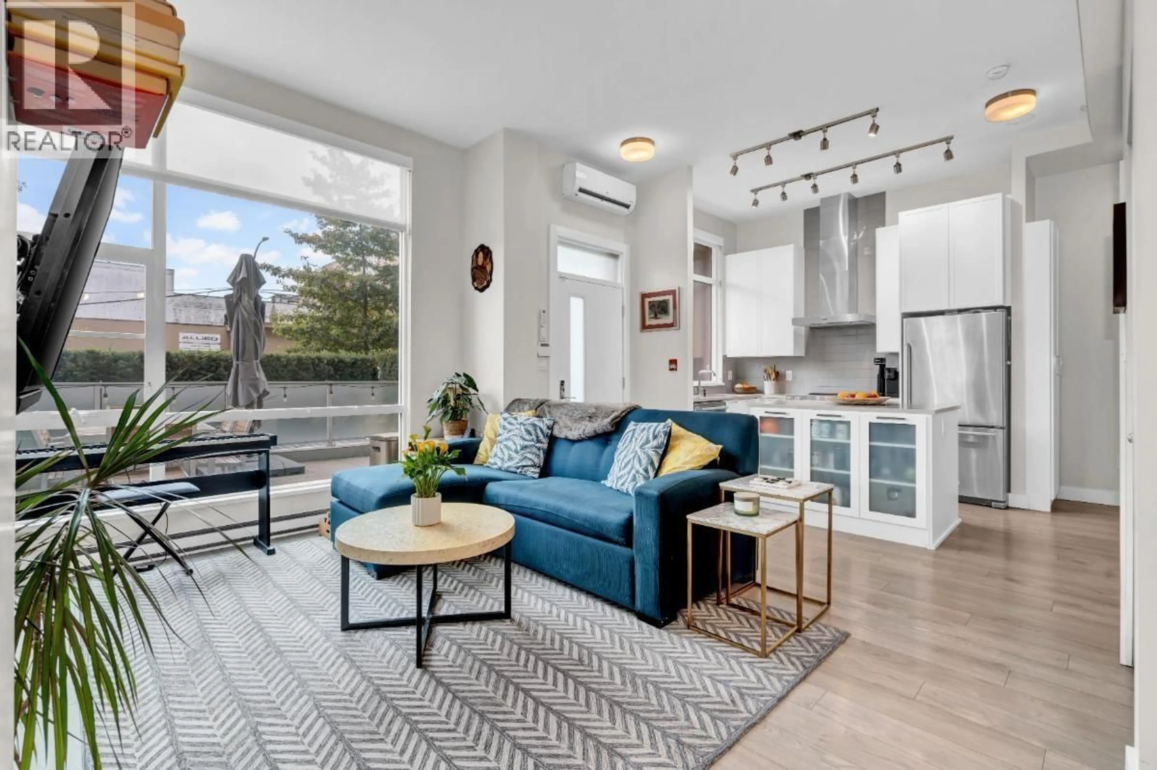 Living room with furniture, unknown for TH1 - 1728 GILMORE AVENUE, Burnaby British Columbia V5C0L3