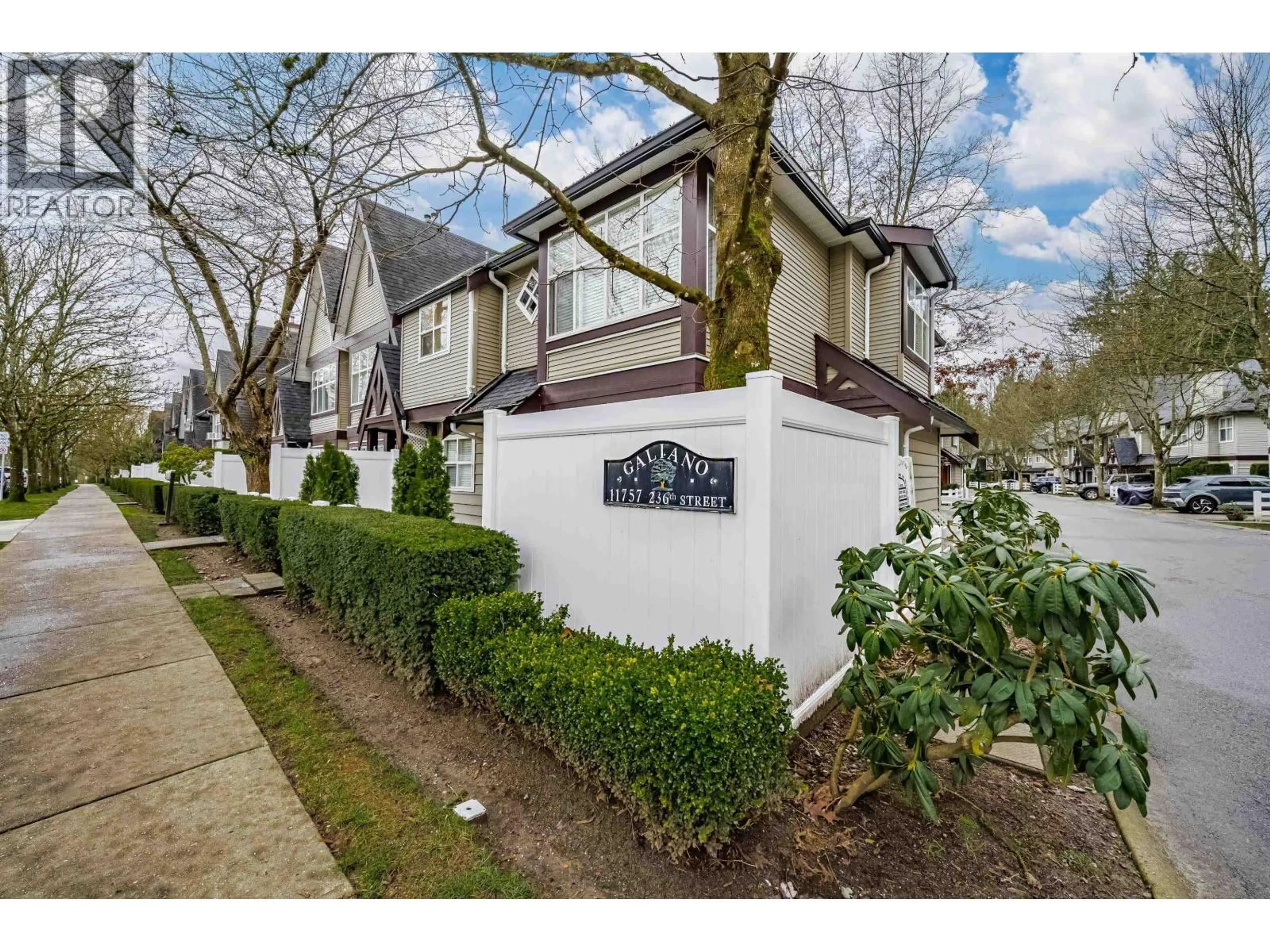 A pic from outside/outdoor area/front of a property/back of a property/a pic from drone, street for 75 - 11757 236 STREET, Maple Ridge British Columbia V4R2E4