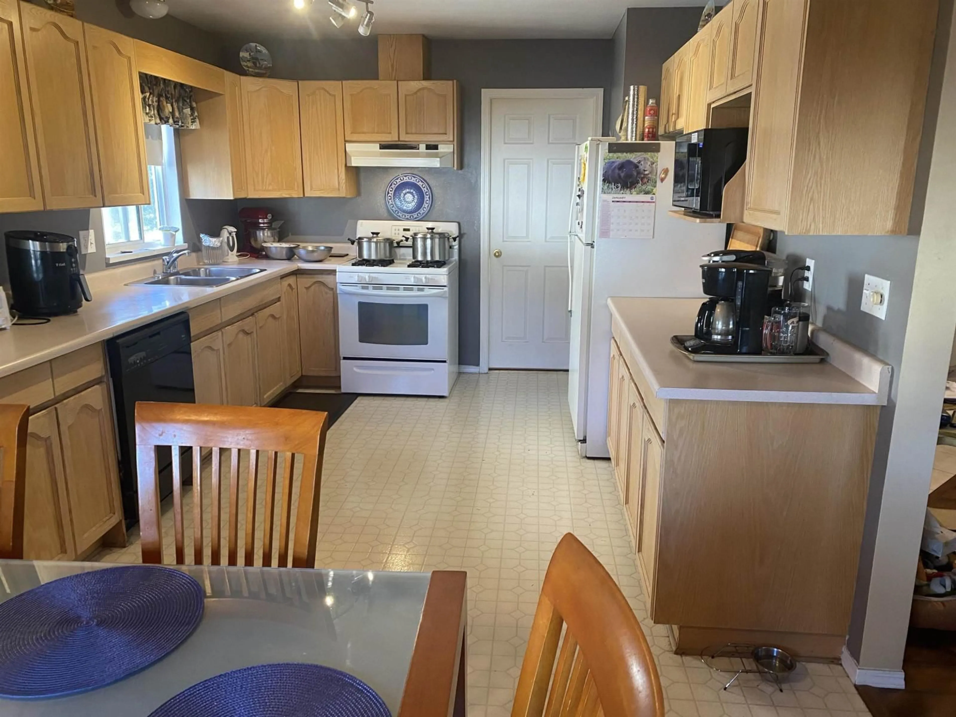 Standard kitchen, unknown for 8479 CADE BARR STREET, Mission British Columbia V2V7K4