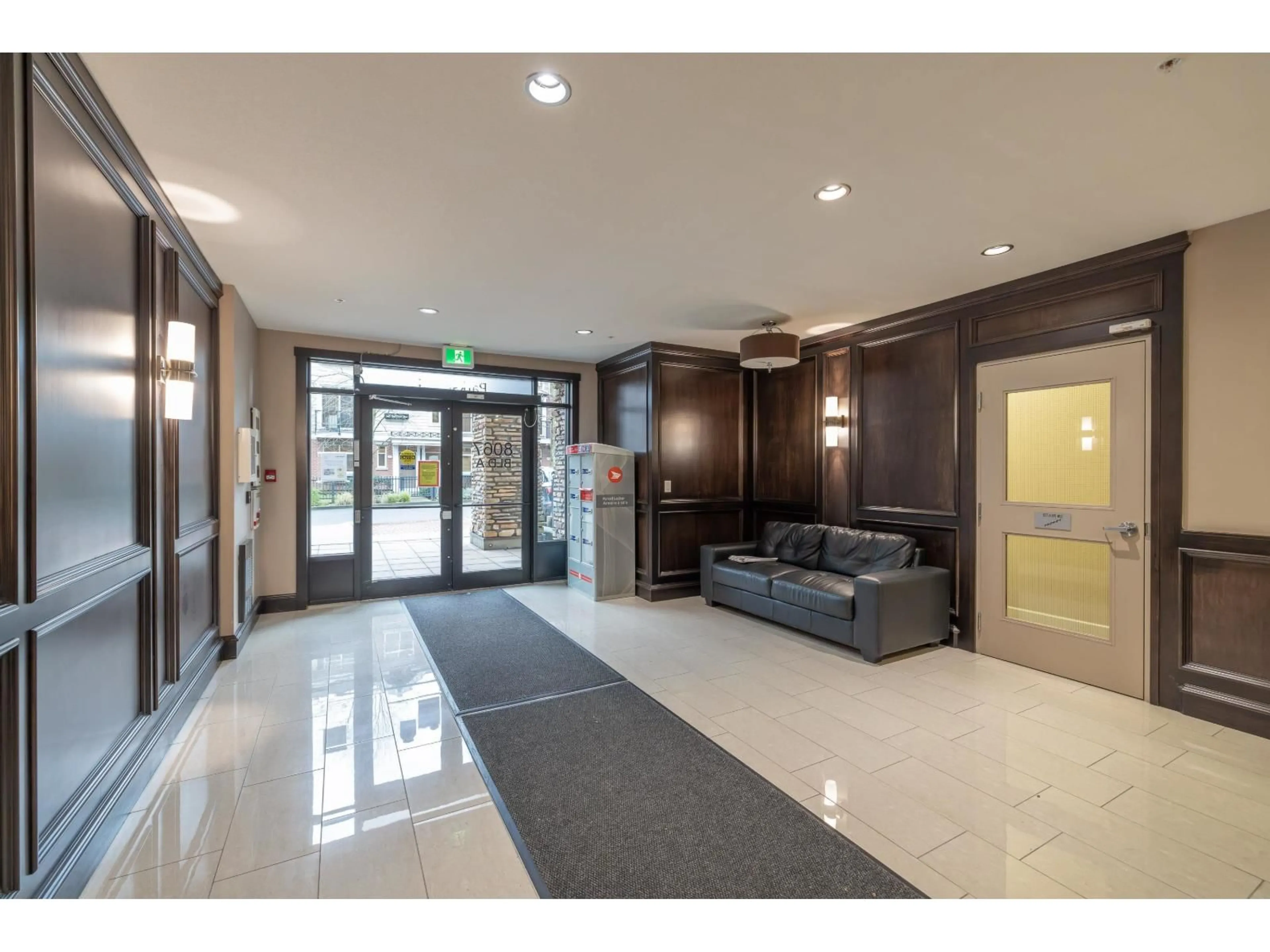 Indoor foyer for 629 - 8067 207 STREET, Langley British Columbia V2Y0P1