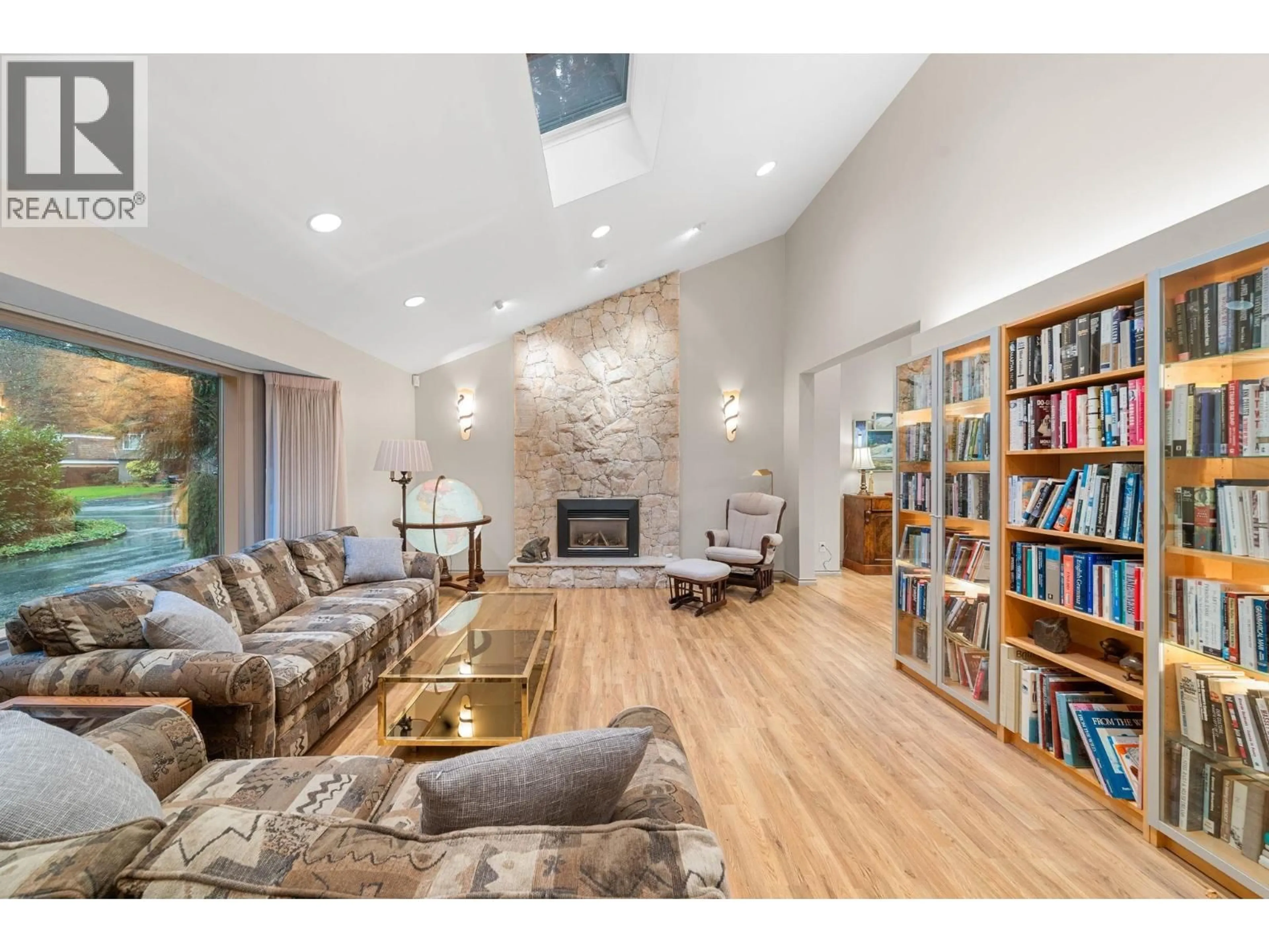 Living room with furniture, unknown for 1200 HILARY PLACE, North Vancouver British Columbia V7J3N6