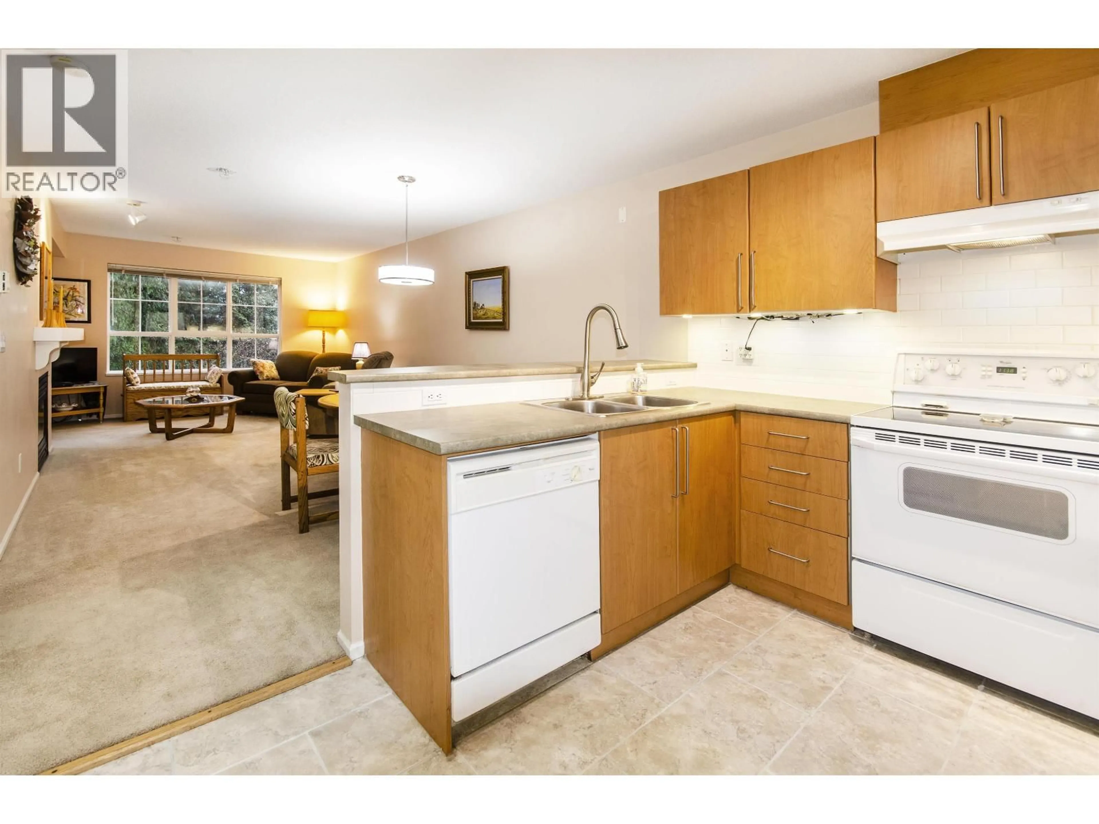 Standard kitchen, unknown for 312 - 1150 29TH STREET, North Vancouver British Columbia V7K3E2