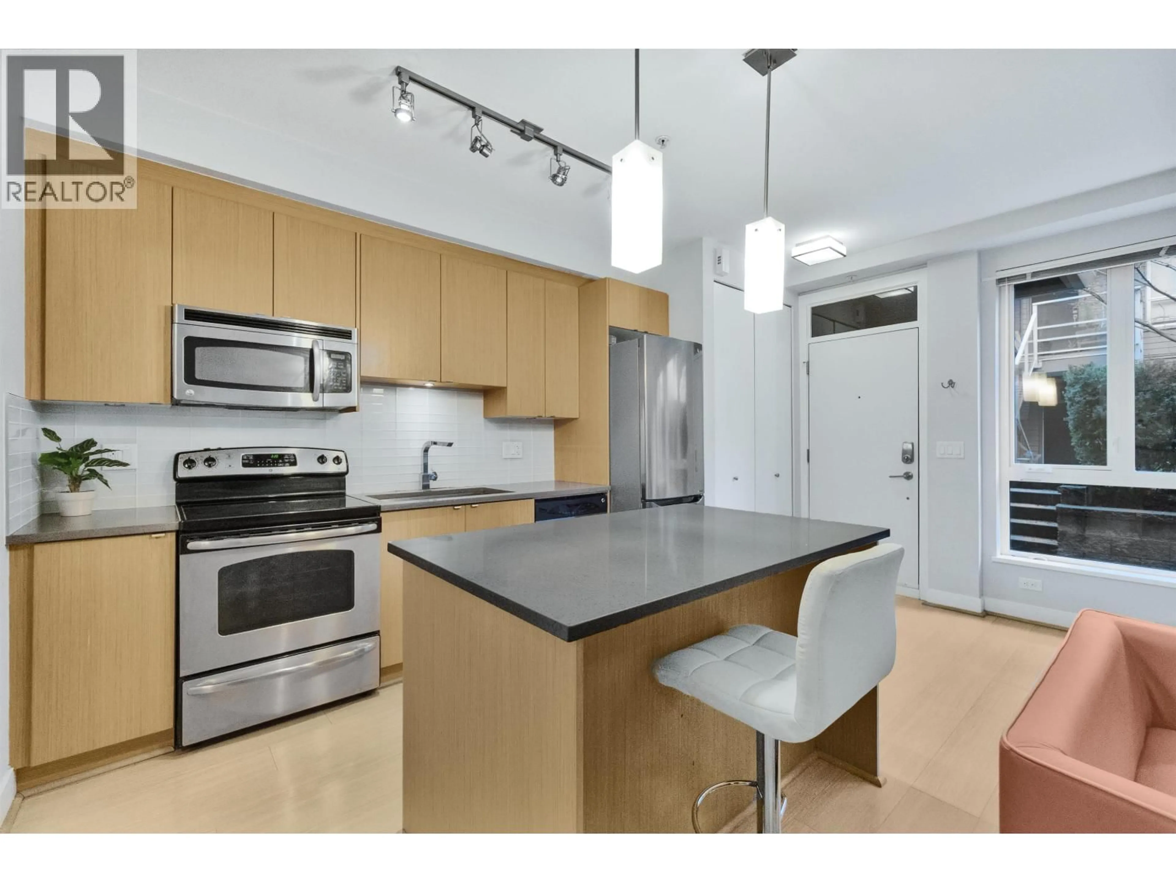 Standard kitchen, unknown for 115 - 735 15TH STREET, North Vancouver British Columbia V7M0B8