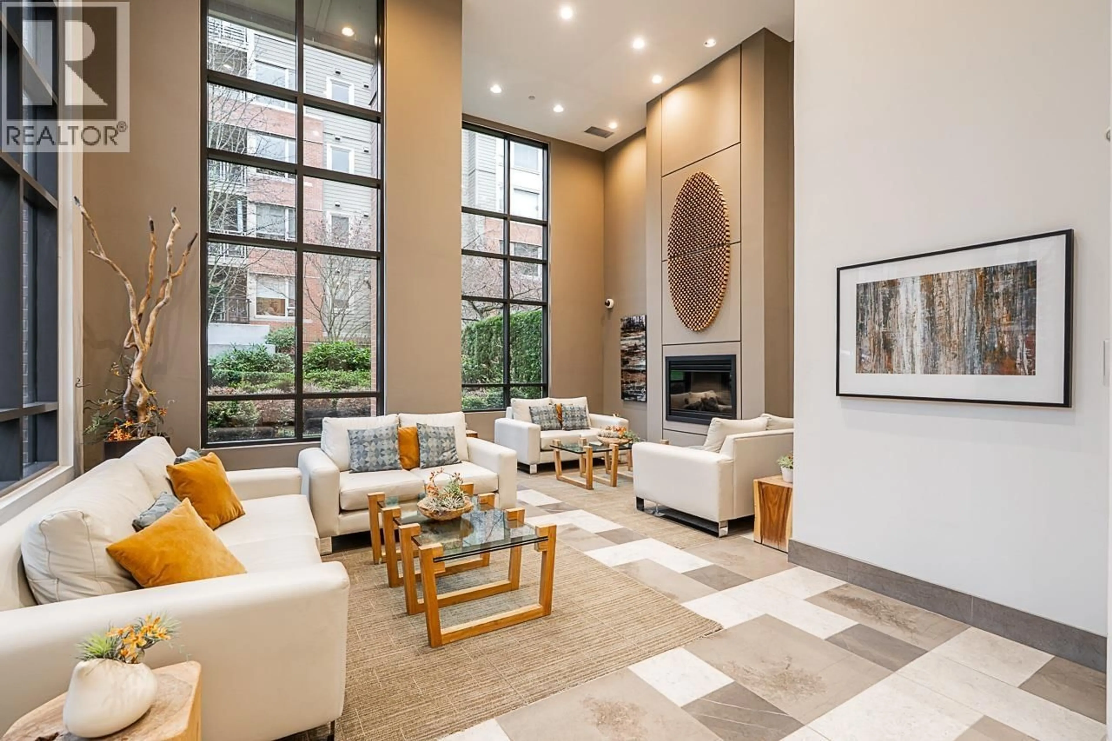 Lobby for 403 - 139 22ND STREET, North Vancouver British Columbia V7M0B5