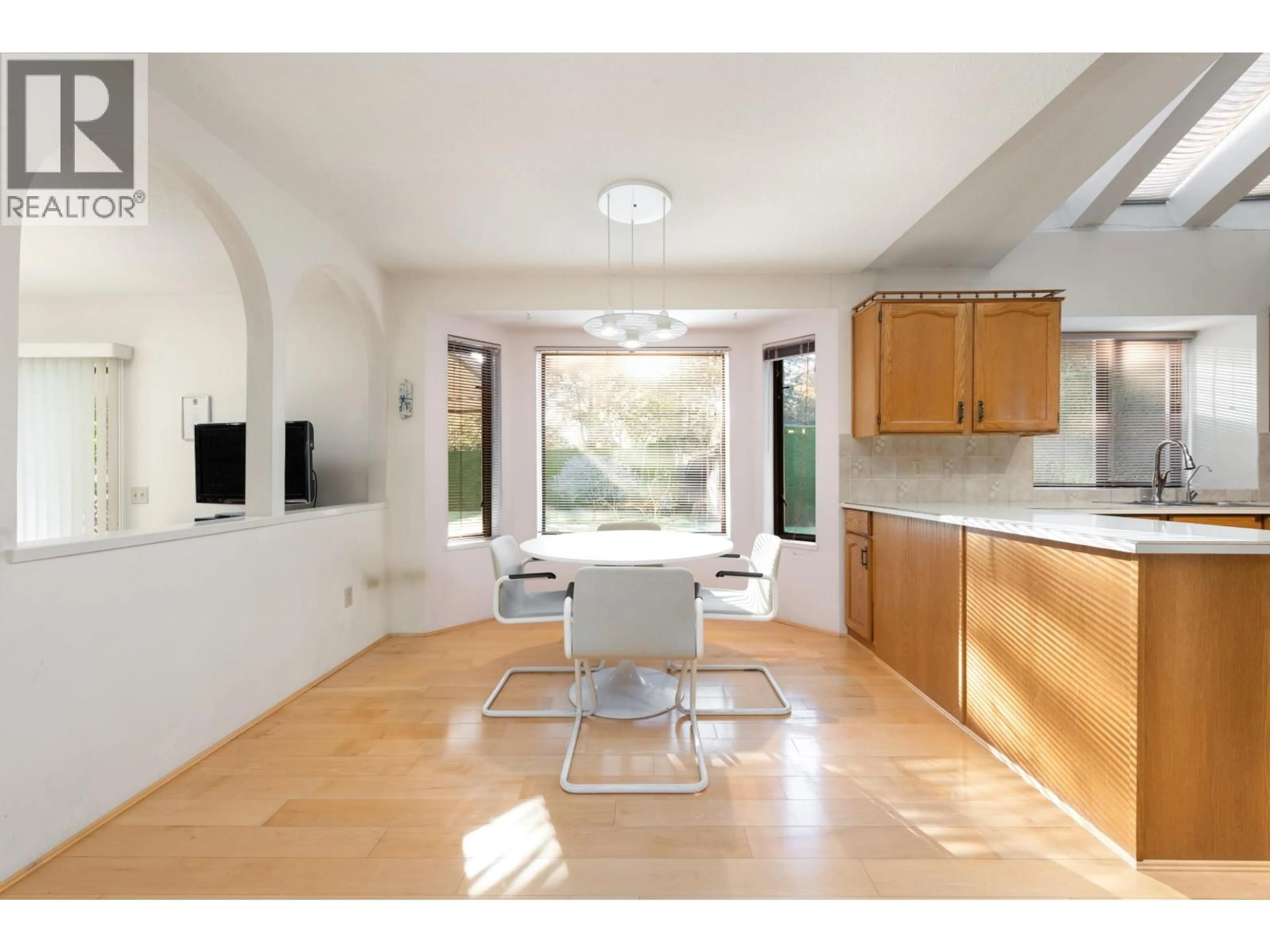 Open concept kitchen, unknown for 4360 STEVESTON HIGHWAY, Richmond British Columbia V7E2K3