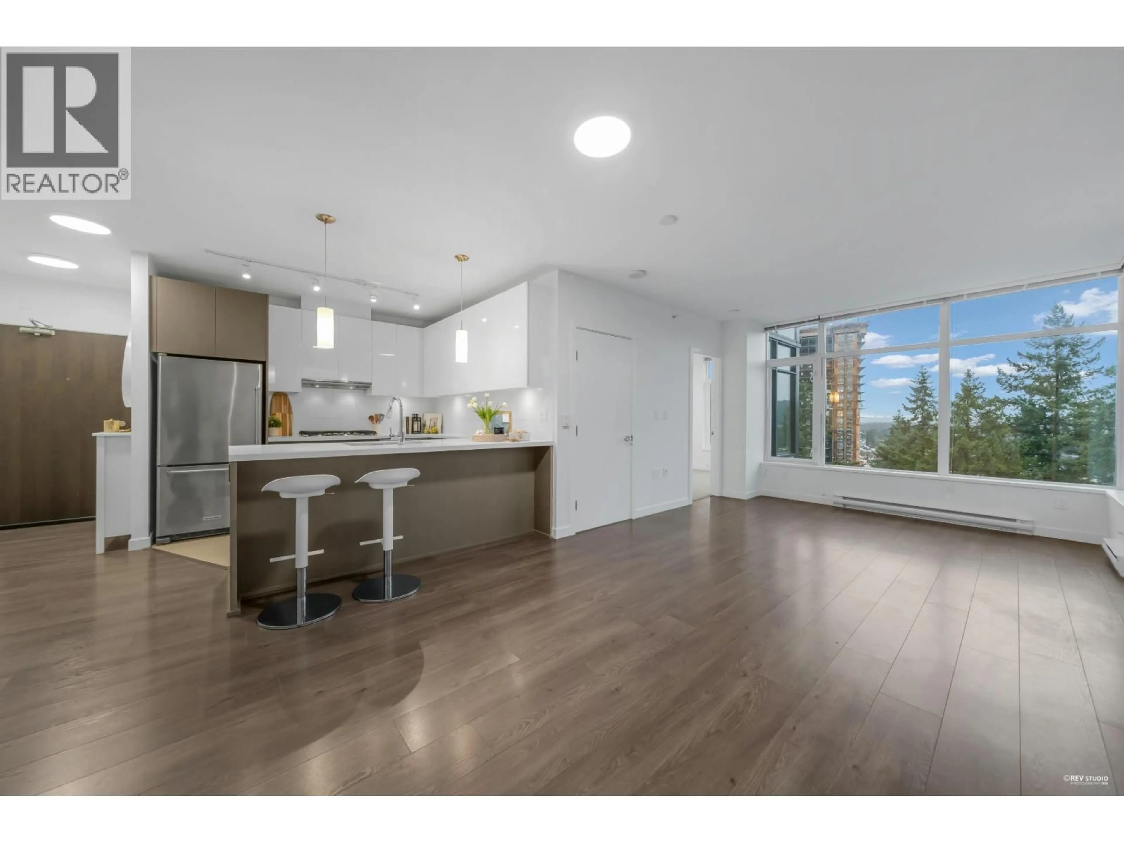 Open concept kitchen, wood/laminate floor for 1707 - 3080 LINCOLN AVENUE, Coquitlam British Columbia V3B0L9