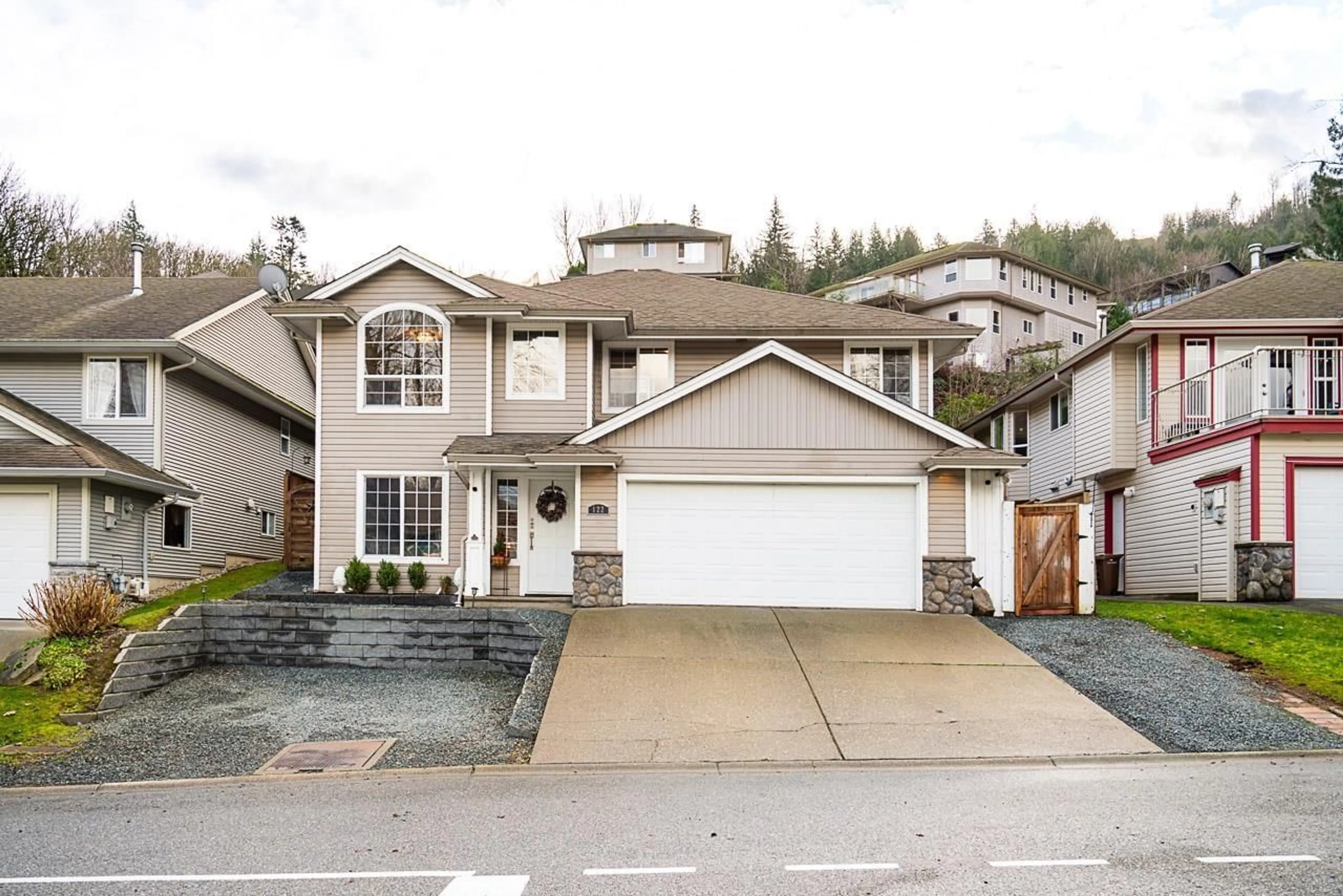 Home with vinyl exterior material, street for 122 - 43995 CHILLIWACK MOUNTAIN ROAD, Chilliwack British Columbia V2R5M1