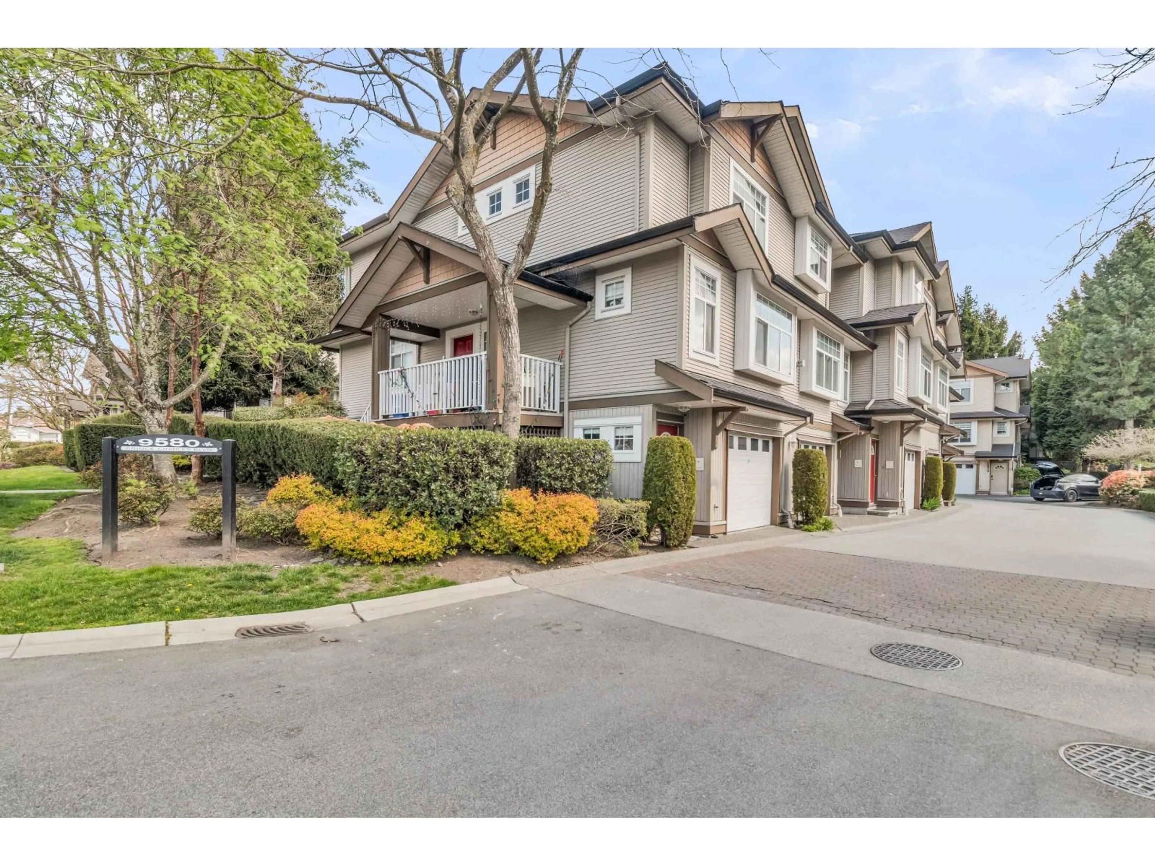 Unknown for 202 - 9580 PRINCE CHARLES BOULEVARD, Surrey British Columbia V3V1S6