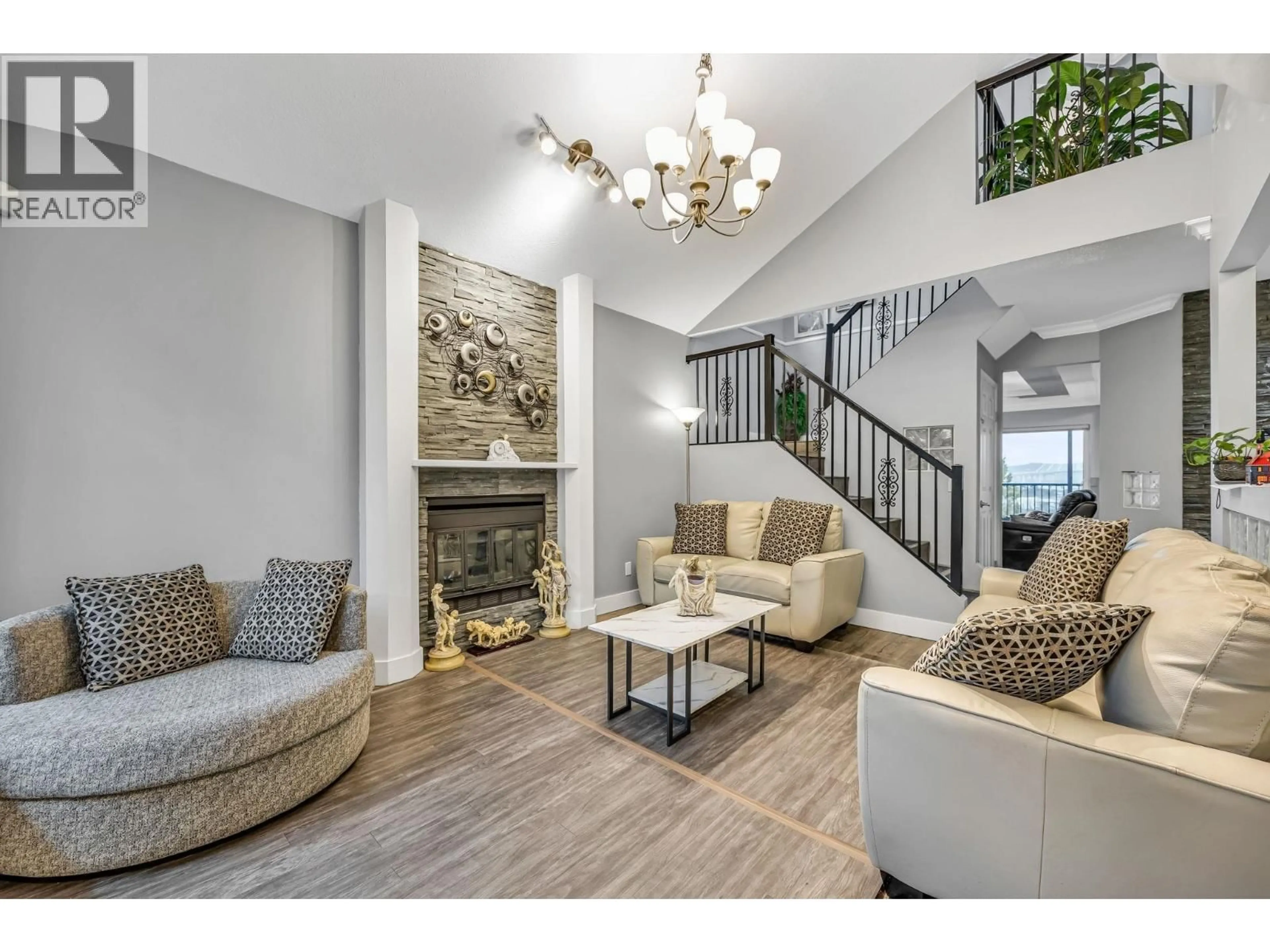 Living room with furniture, unknown for 179 WARRICK STREET, Coquitlam British Columbia V3K6C1