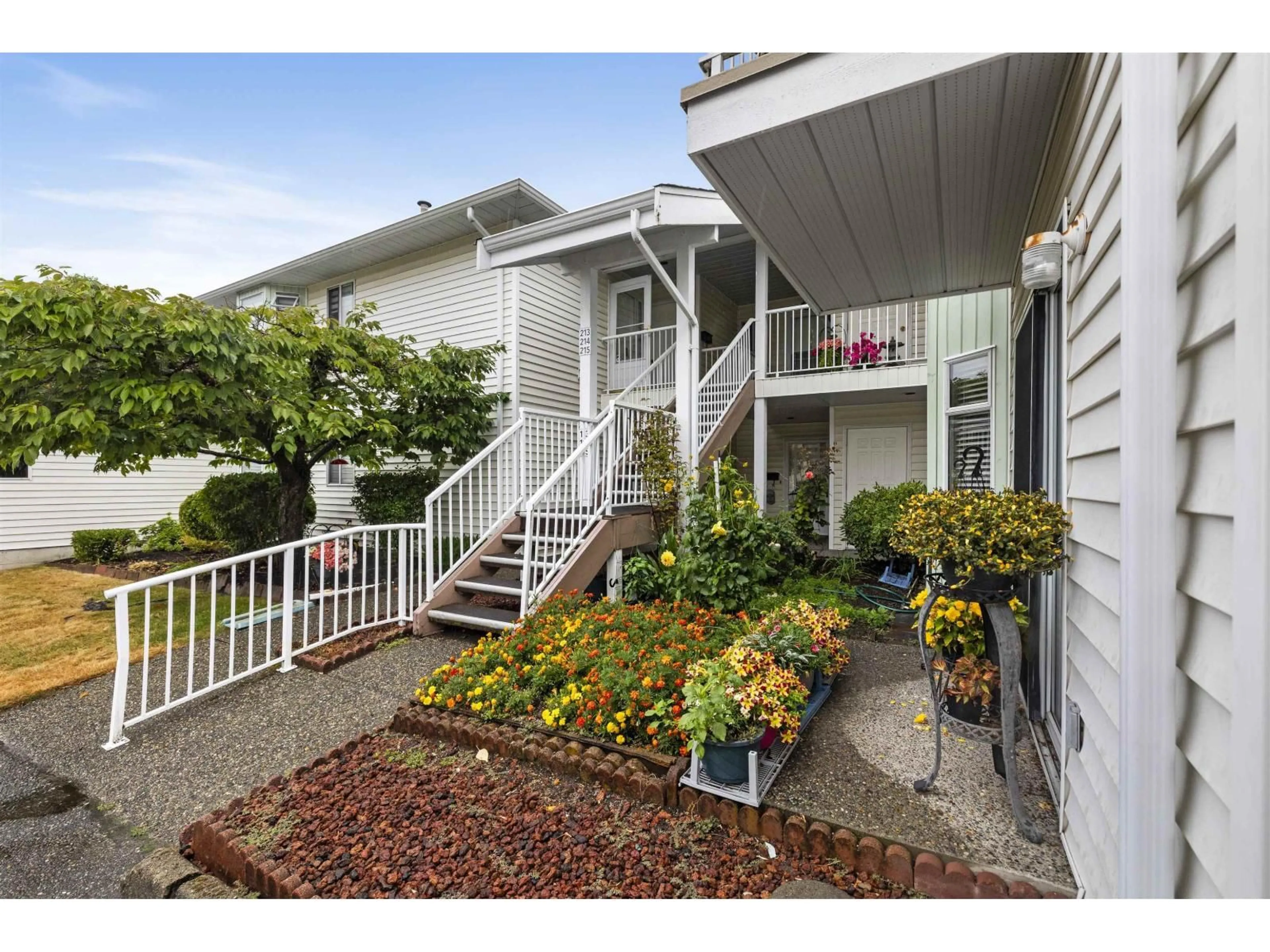 Unknown for 213 - 7156 121 STREET, Surrey British Columbia V3W0J6