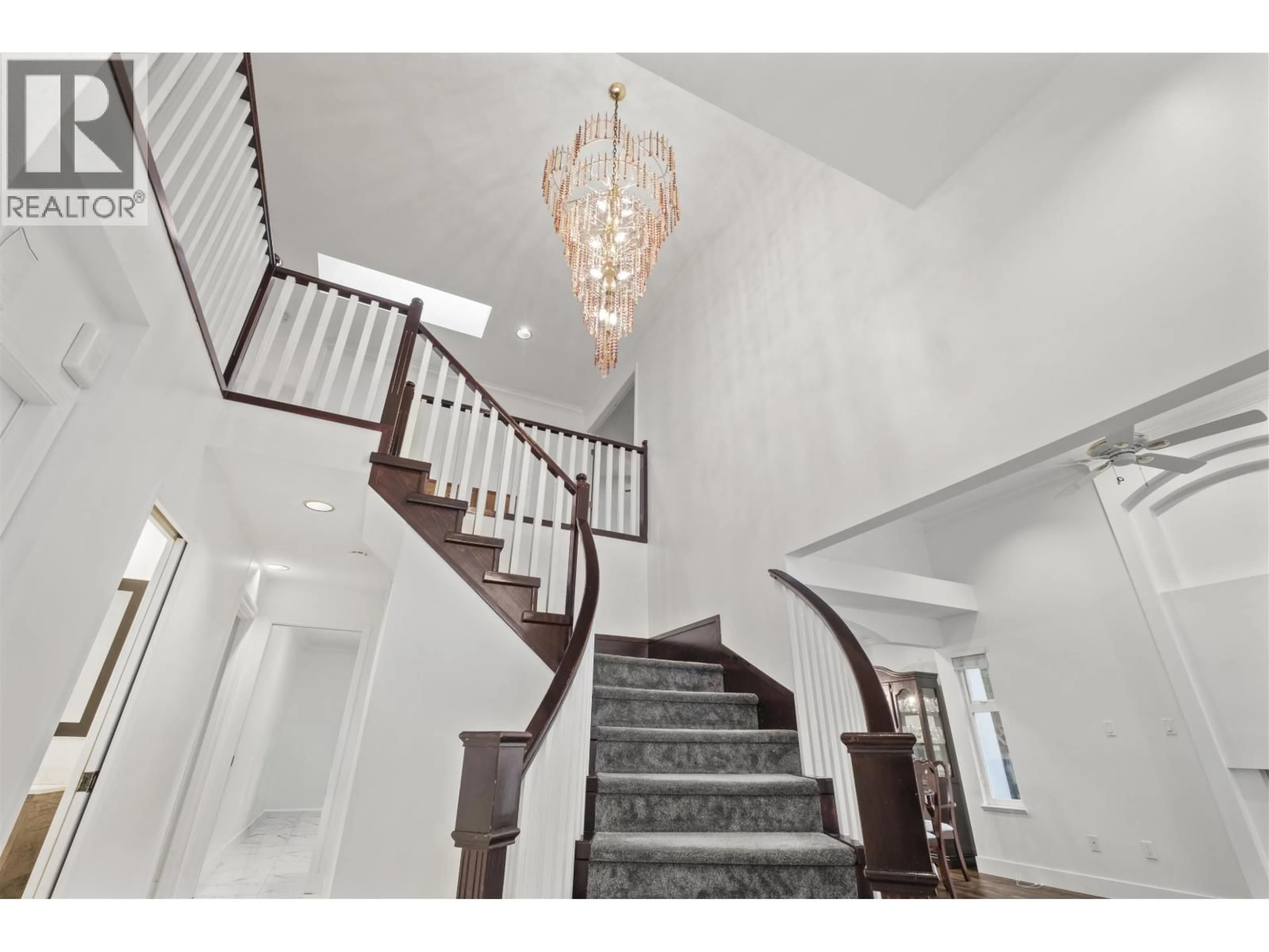 Stairs for 190 SPAGNOL STREET, New Westminster British Columbia V3M6T6