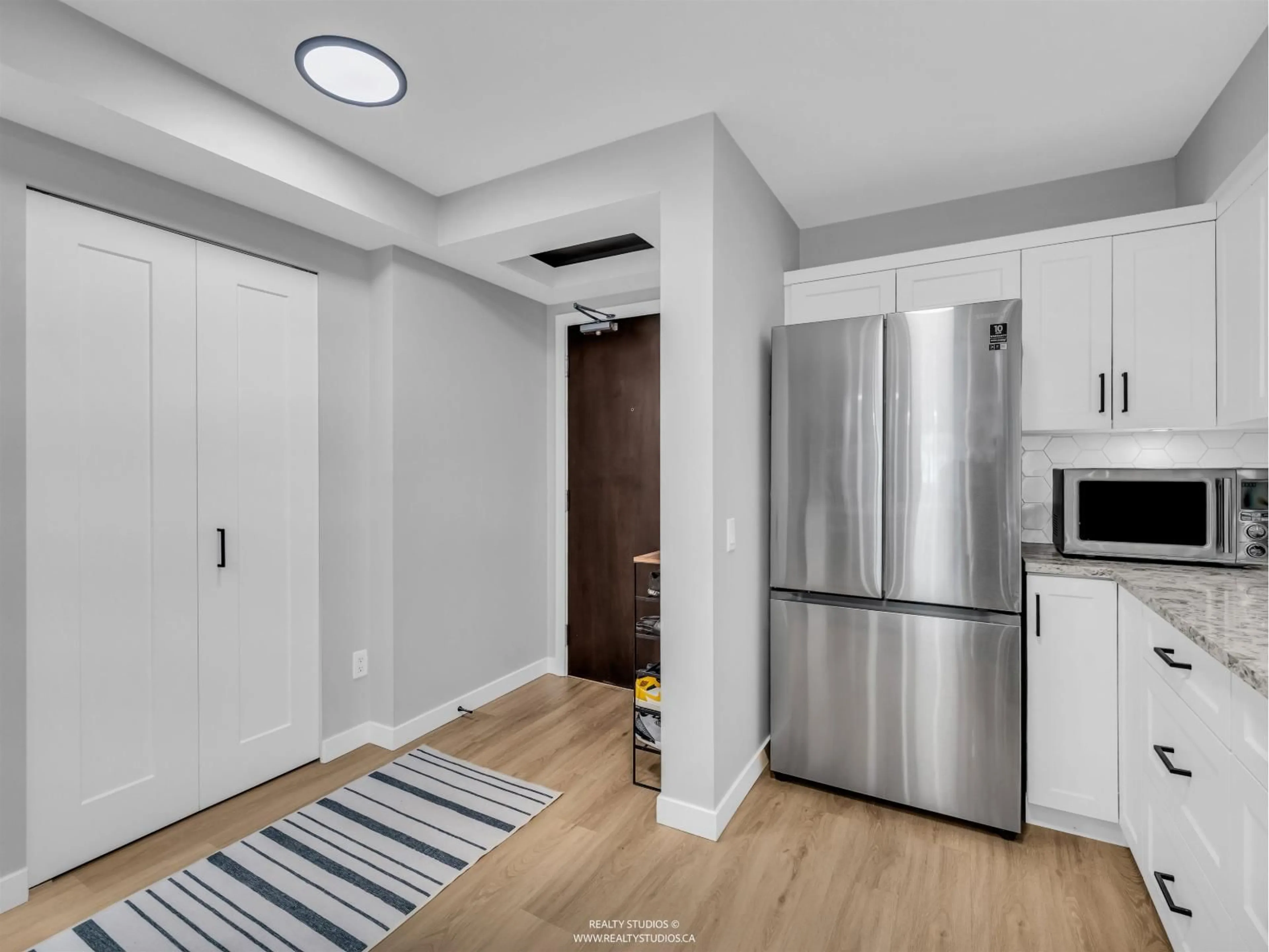 Unknown for 222 - 10866 CITY PARKWAY WAY, Surrey British Columbia V3T5W9