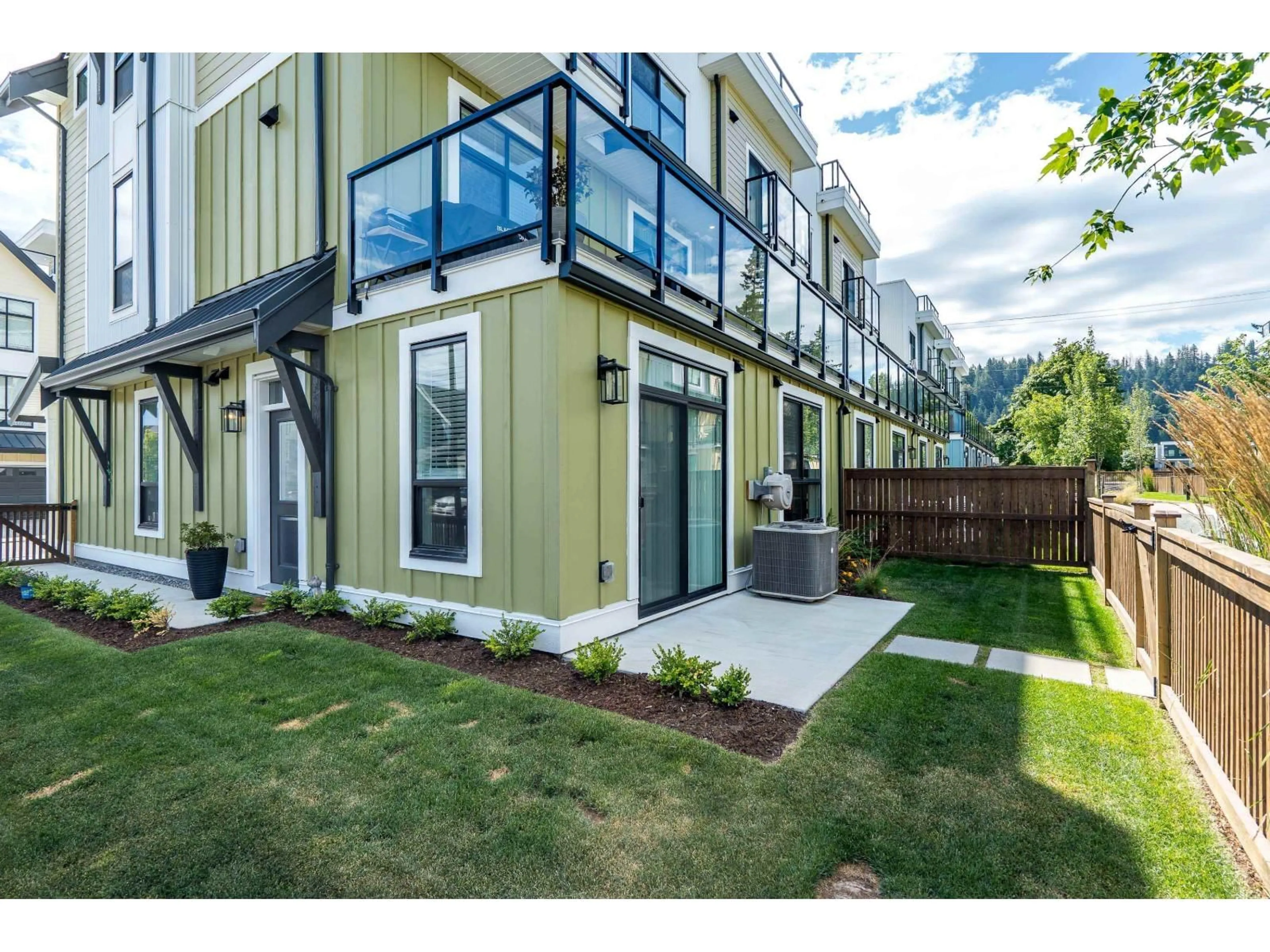 Home with vinyl exterior material, unknown for 159 - 46211 PROMONTORY ROAD, Chilliwack British Columbia V2R6E5