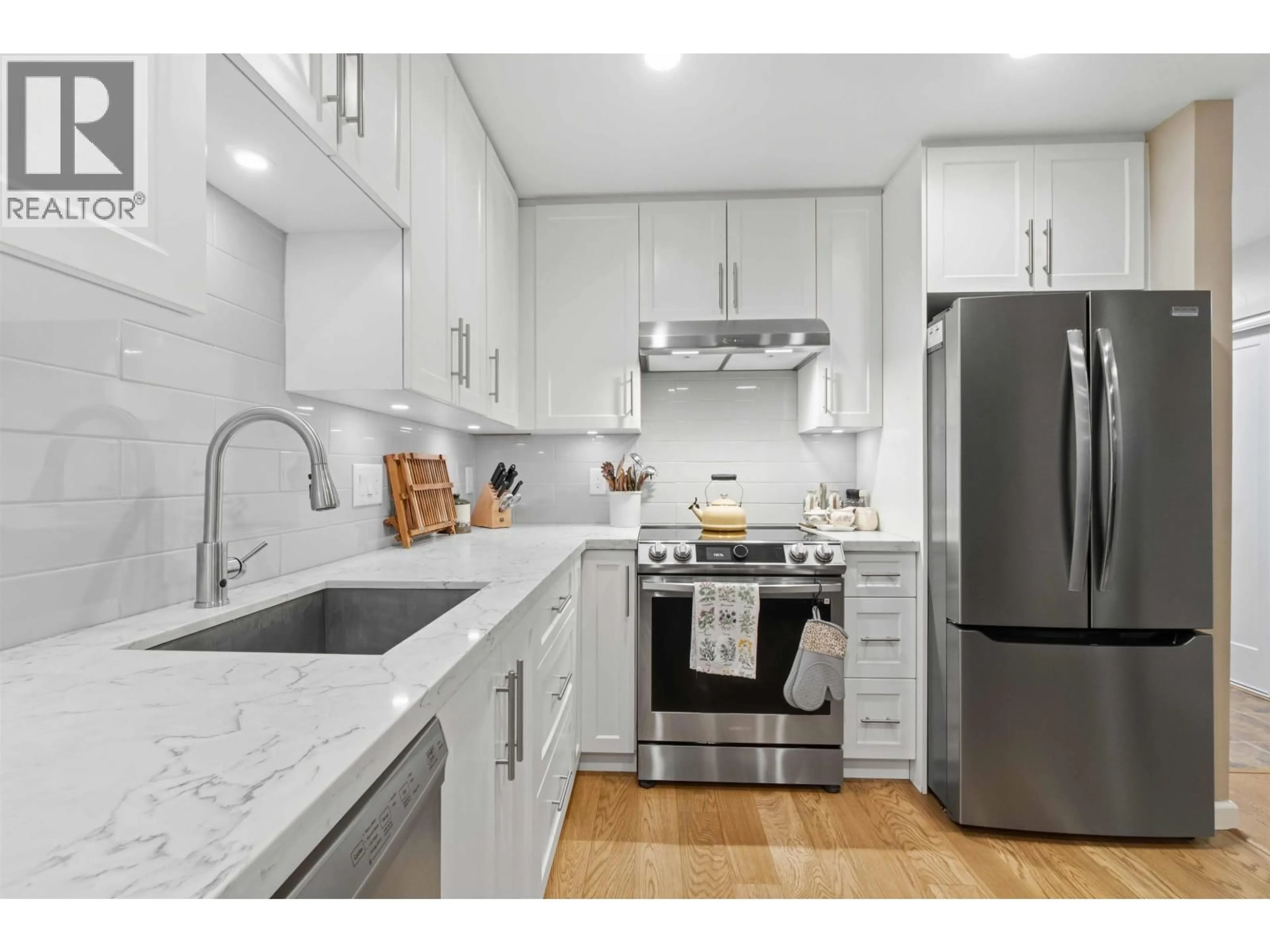 Open concept kitchen, unknown for 111 - 2678 DIXON STREET, Port Coquitlam British Columbia V3C6L7