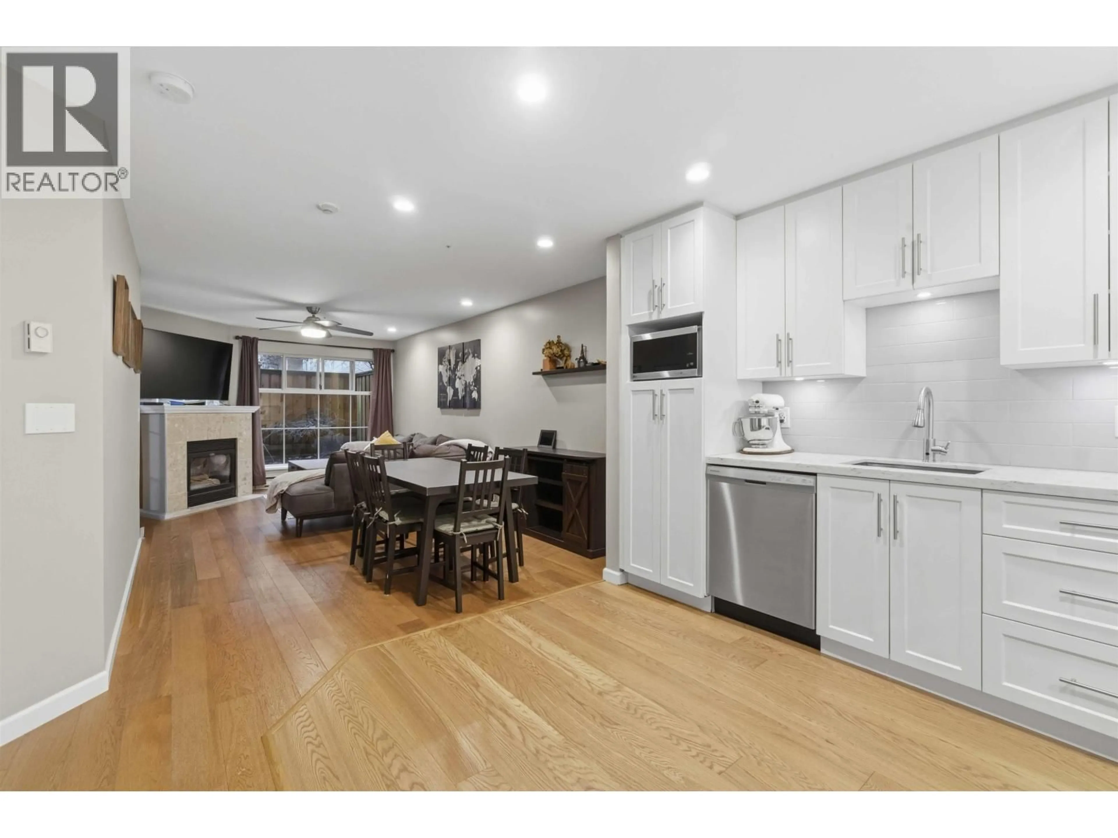 Open concept kitchen, unknown for 111 - 2678 DIXON STREET, Port Coquitlam British Columbia V3C6L7