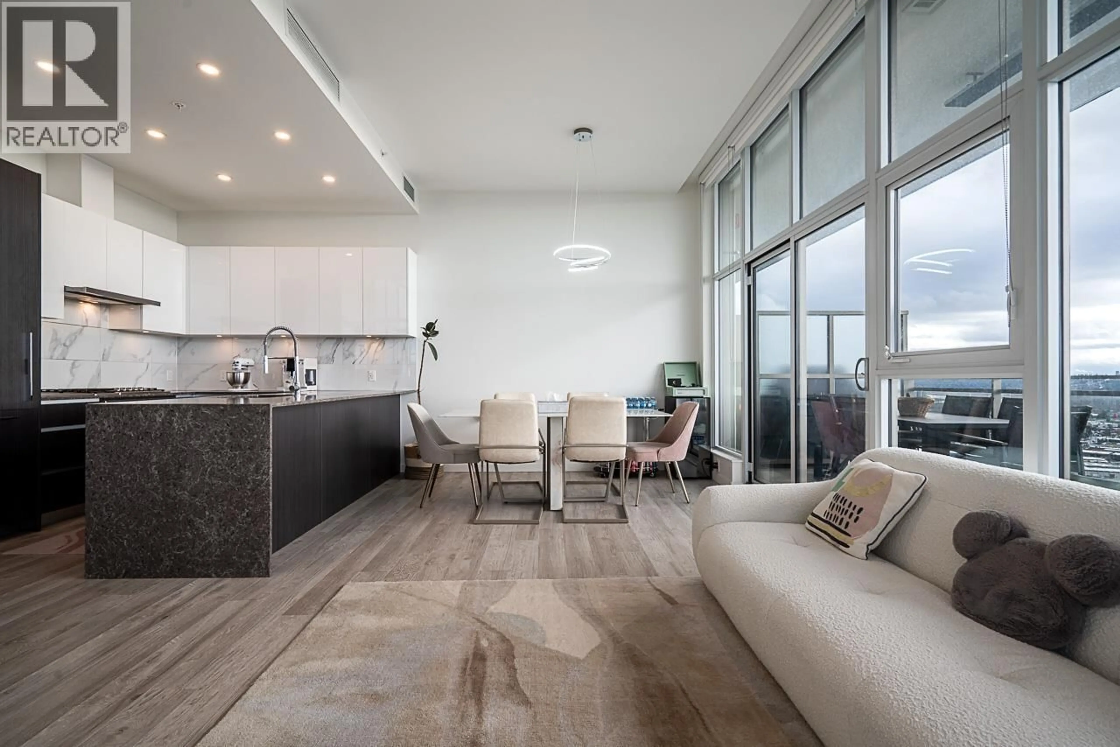 Living room with furniture, unknown for 3105 - 5333 GORING STREET, Burnaby British Columbia V5B3A2