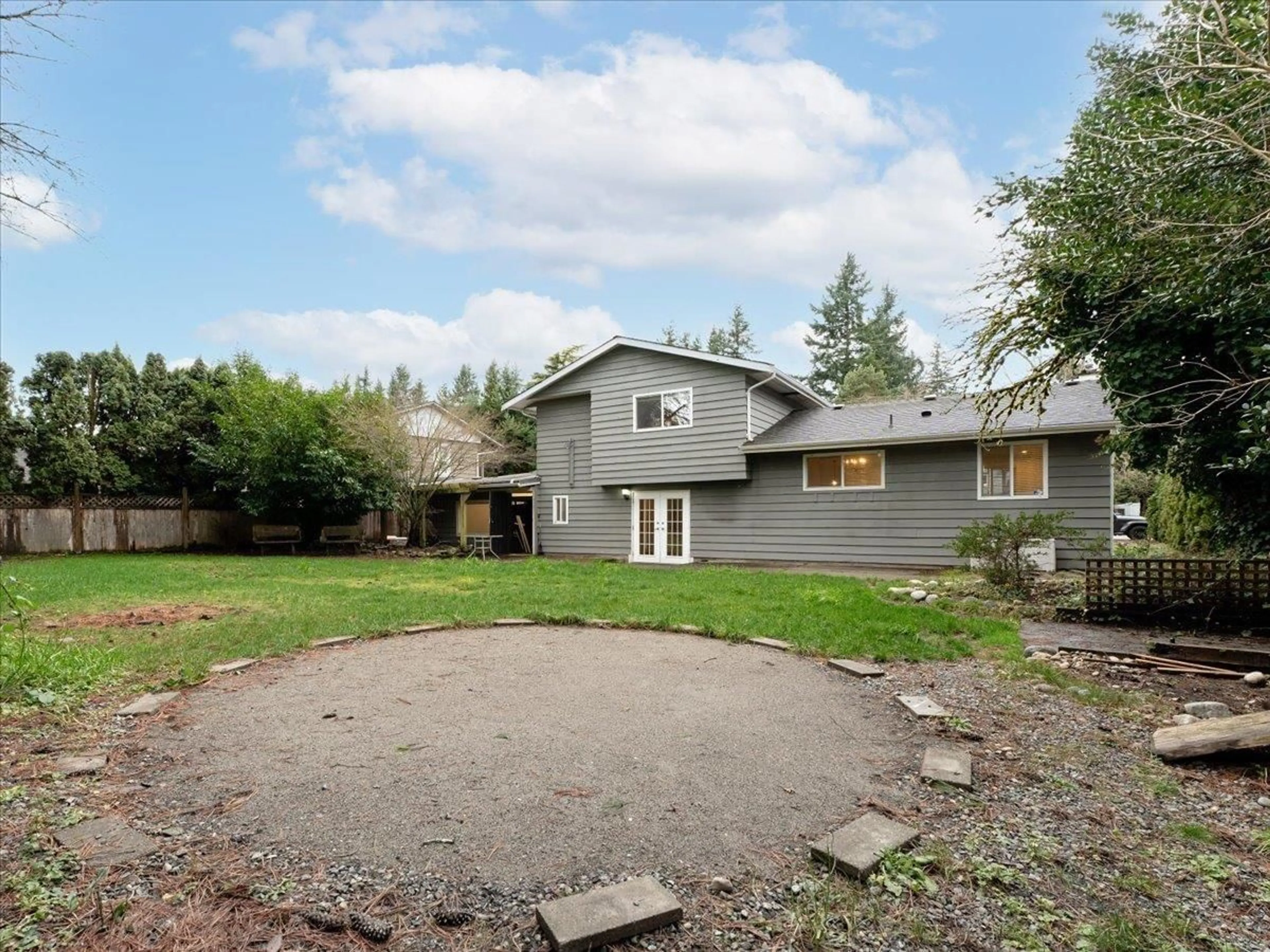 A pic from outside/outdoor area/front of a property/back of a property/a pic from drone, unknown for 3976 205B STREET, Langley British Columbia V3A2B3