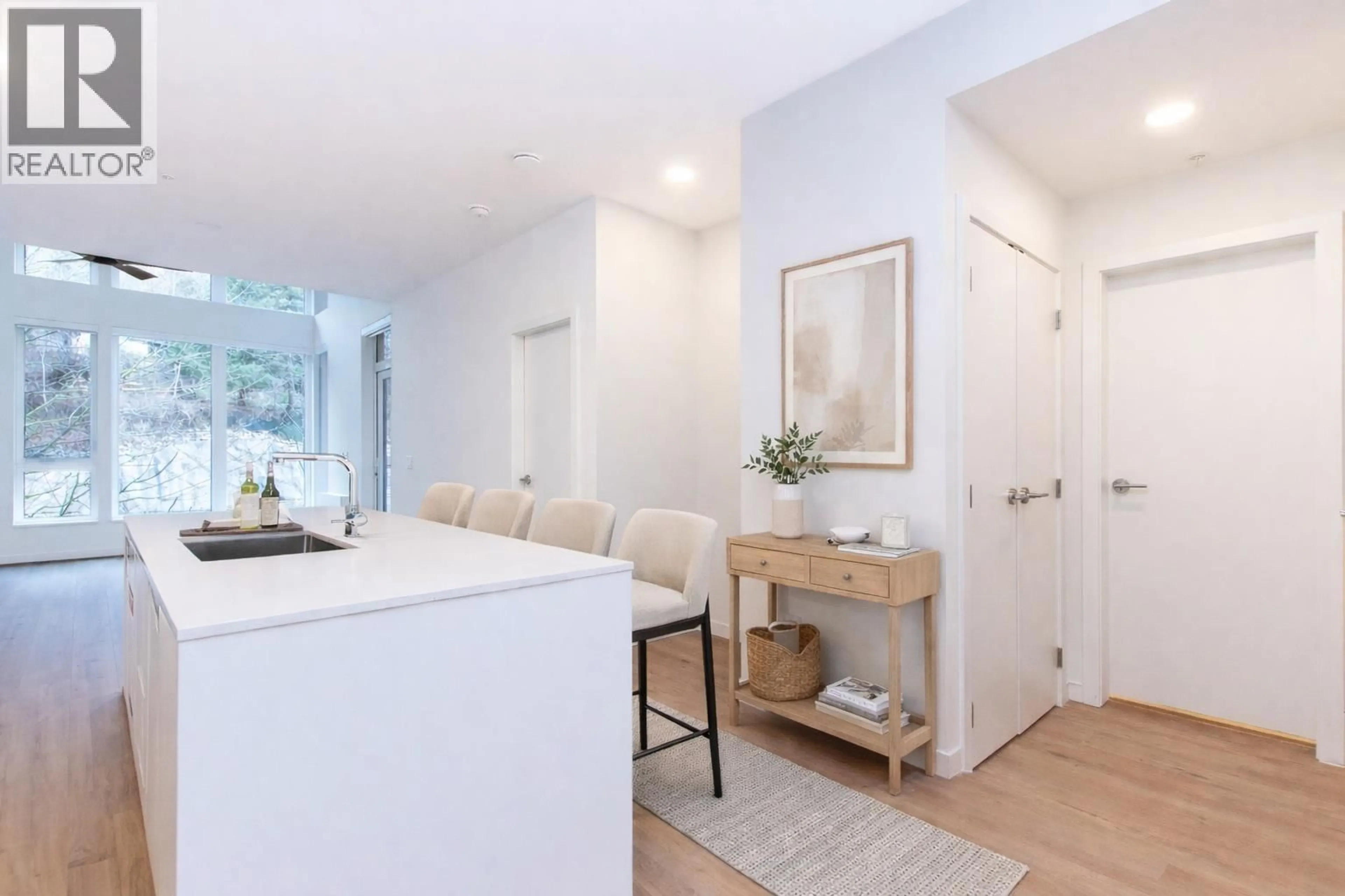 Open concept kitchen, unknown for 610 - 1504 SCOTT CRESCENT, Squamish British Columbia V8B1G7