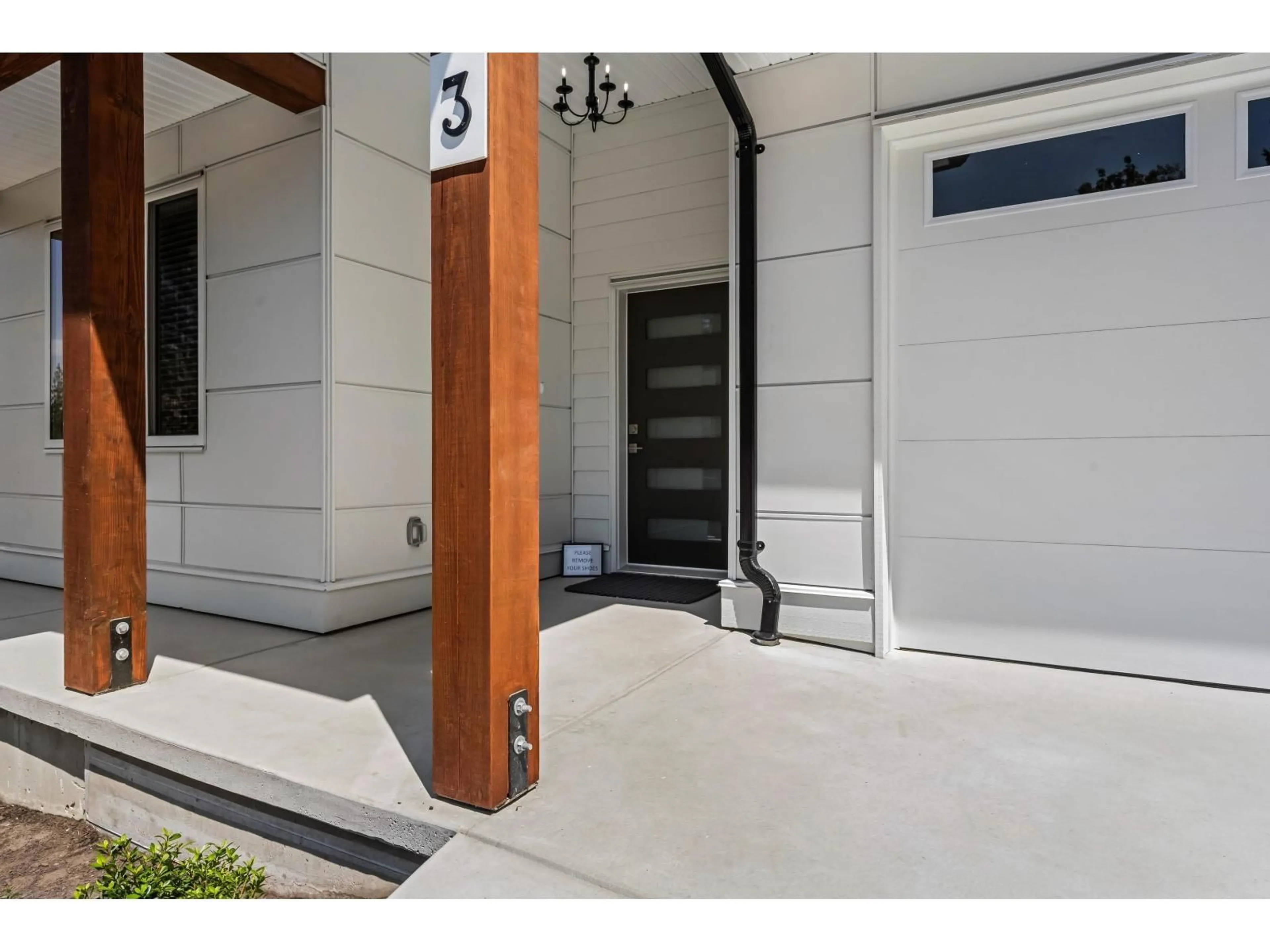 Indoor entryway for 3 - 7138 MARBLE HILL ROAD, Chilliwack British Columbia V4Z1J5