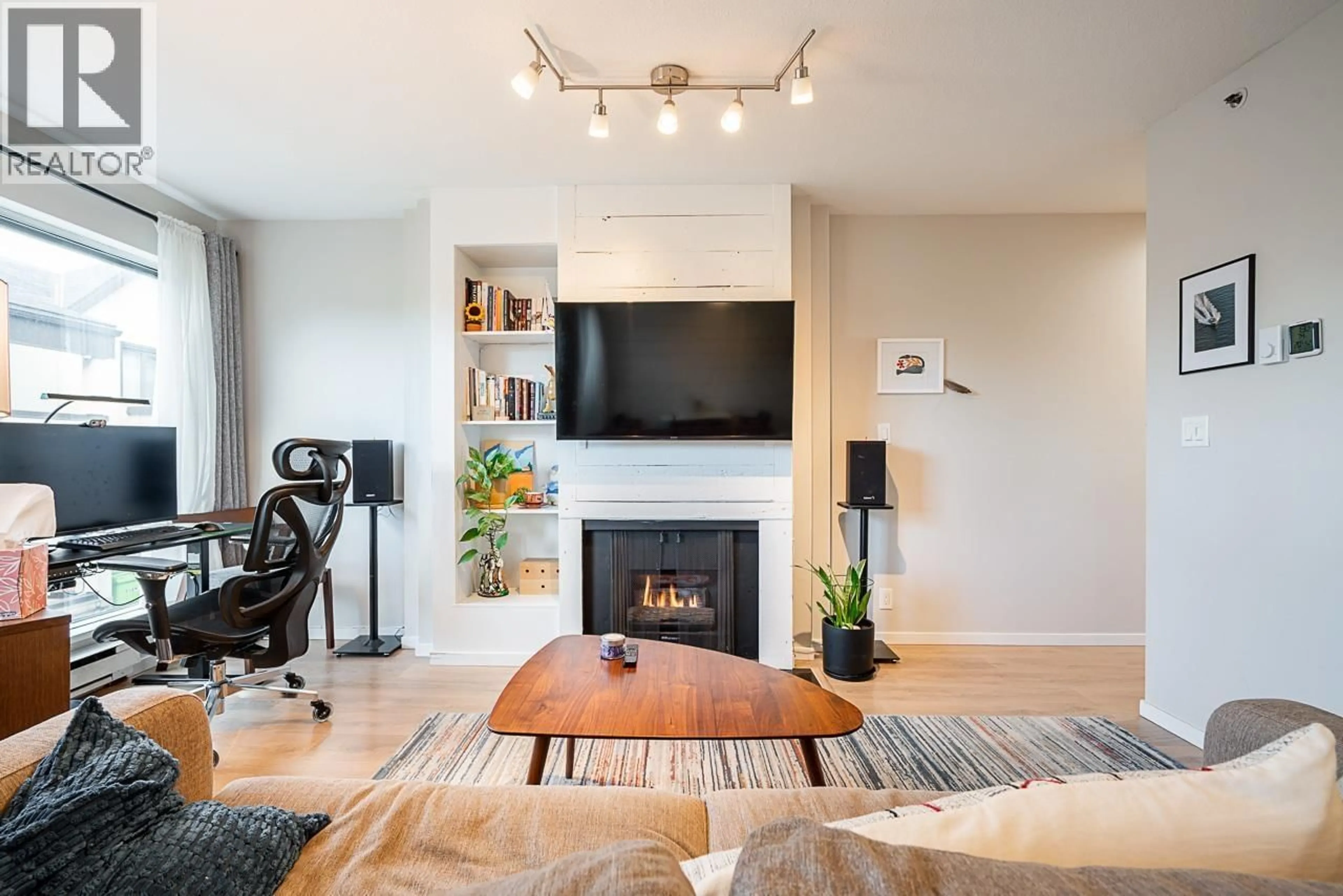 Living room with furniture, unknown for 2 - 973 7TH AVENUE, Vancouver British Columbia V5Z1C4