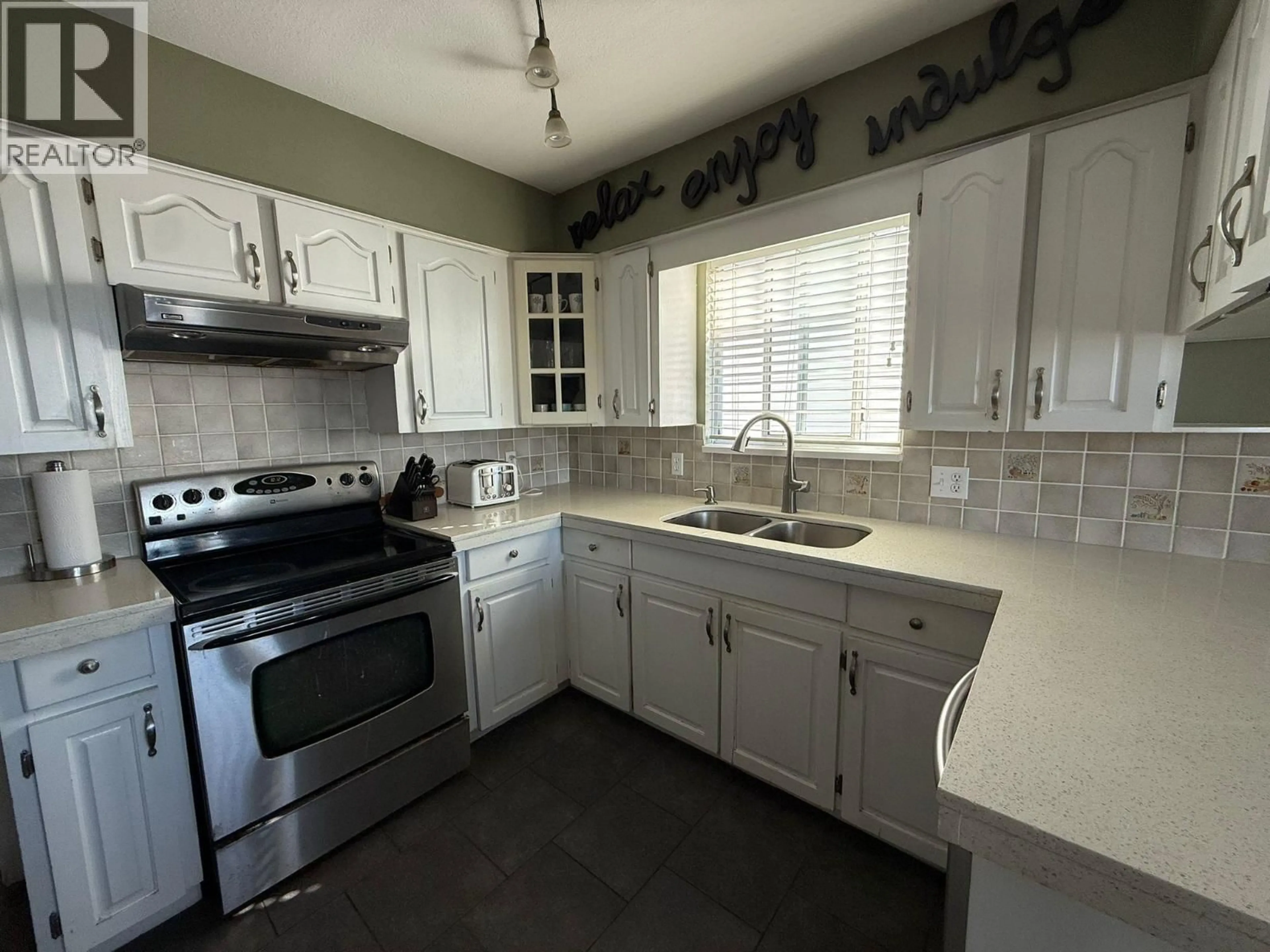 Standard kitchen, ceramic/tile floor for 1288 59TH AVENUE, Vancouver British Columbia V5X1Y9