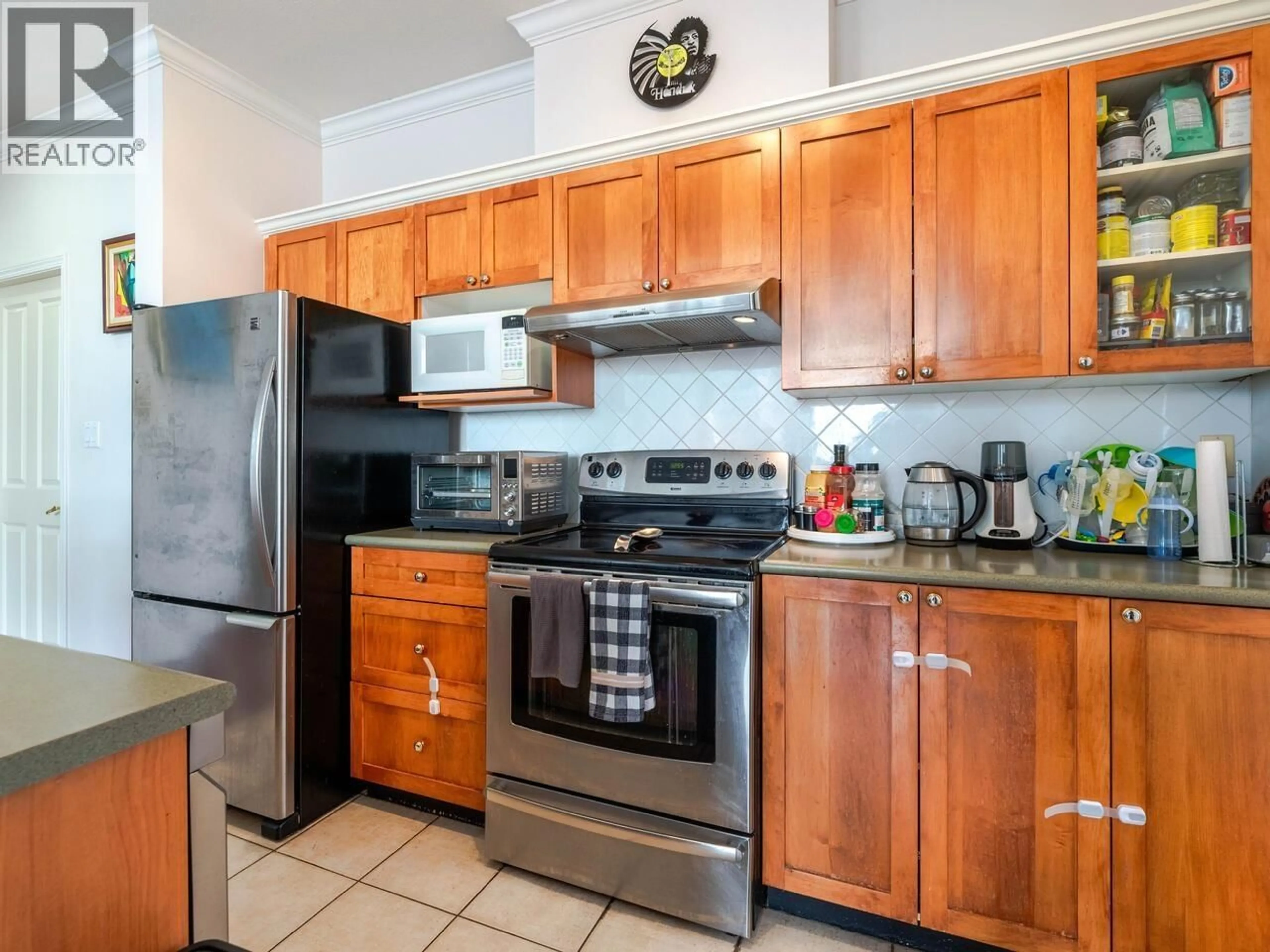 Standard kitchen, ceramic/tile floor for 903 - 6837 STATION HILL DRIVE, Burnaby British Columbia V3N5B7