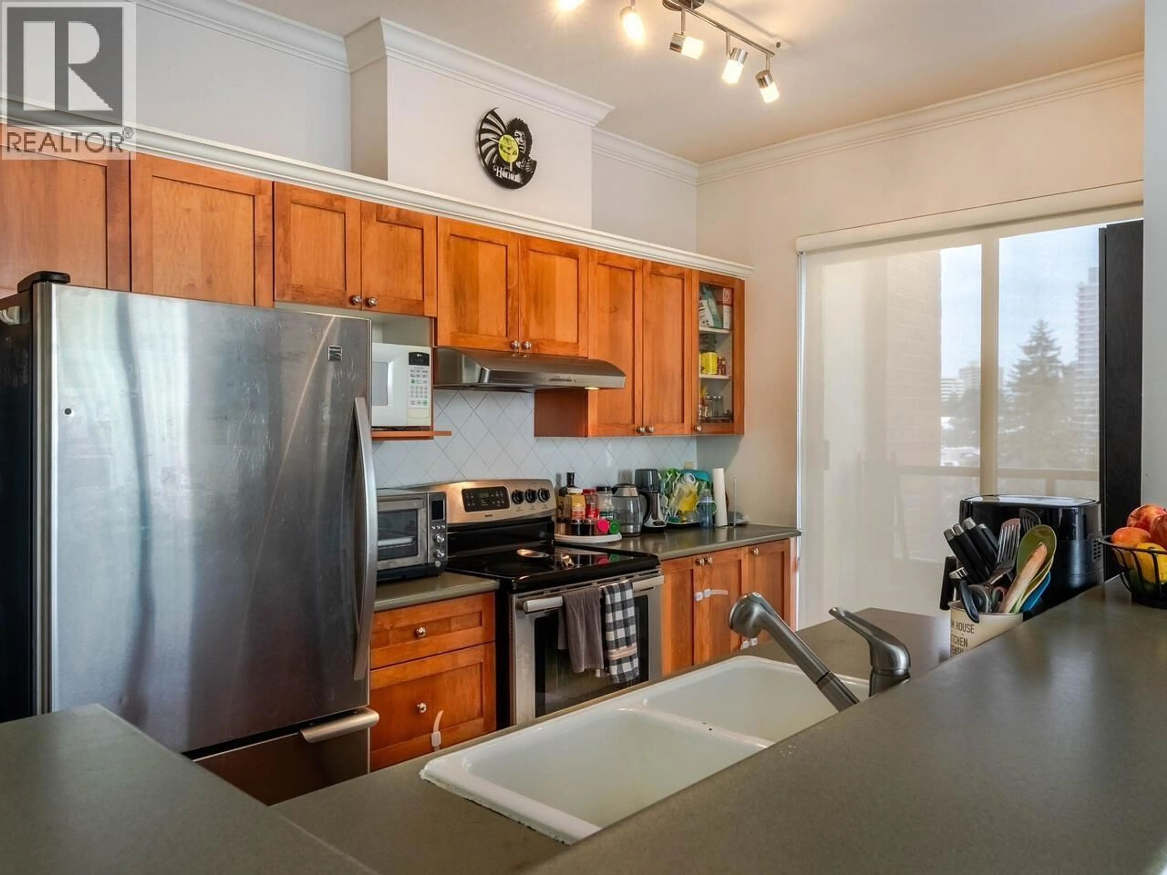 Standard kitchen, unknown for 903 - 6837 STATION HILL DRIVE, Burnaby British Columbia V3N5B7