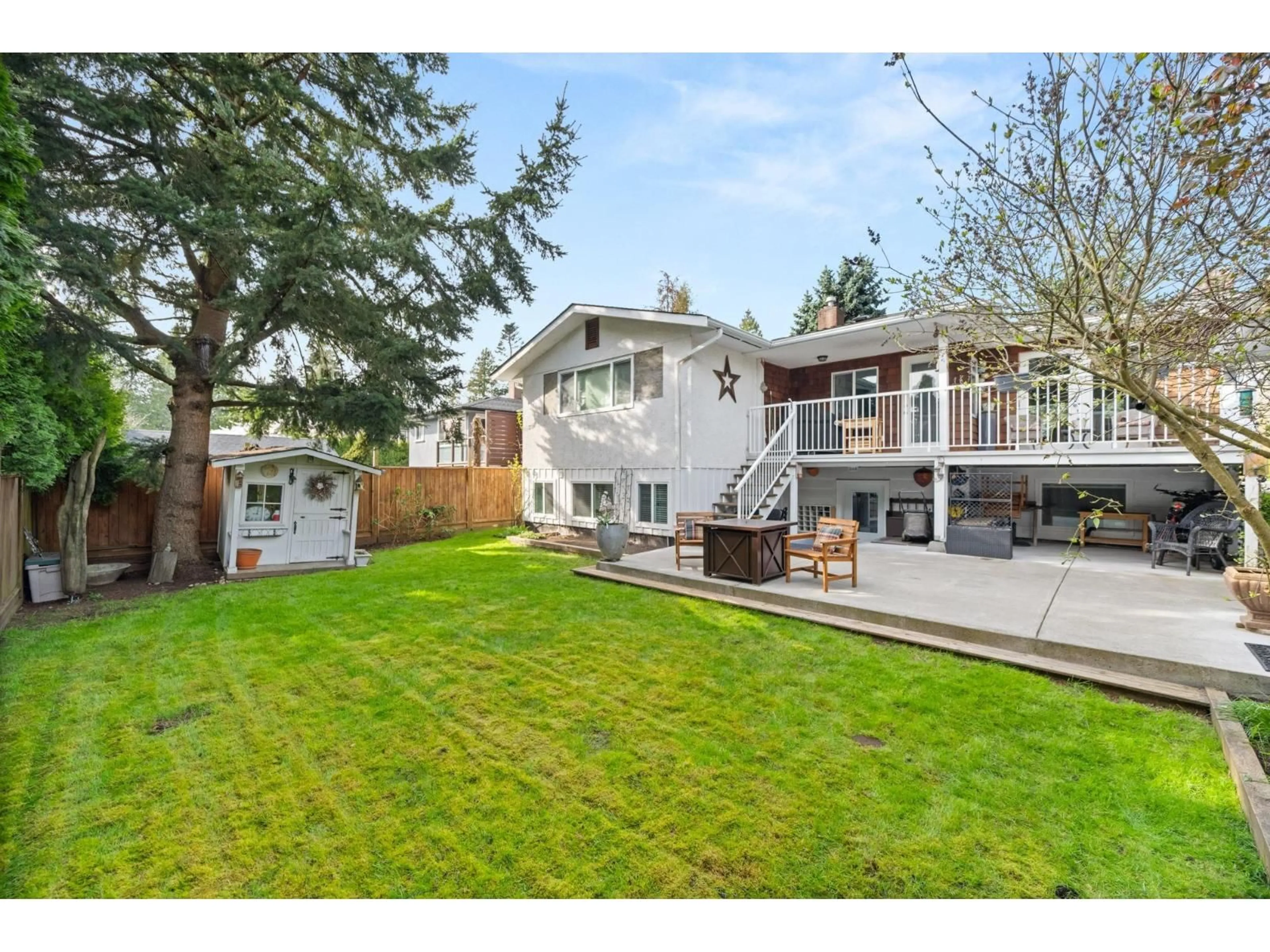 A pic from outside/outdoor area/front of a property/back of a property/a pic from drone, street for 13558 15 AVENUE, Surrey British Columbia V4A1L2