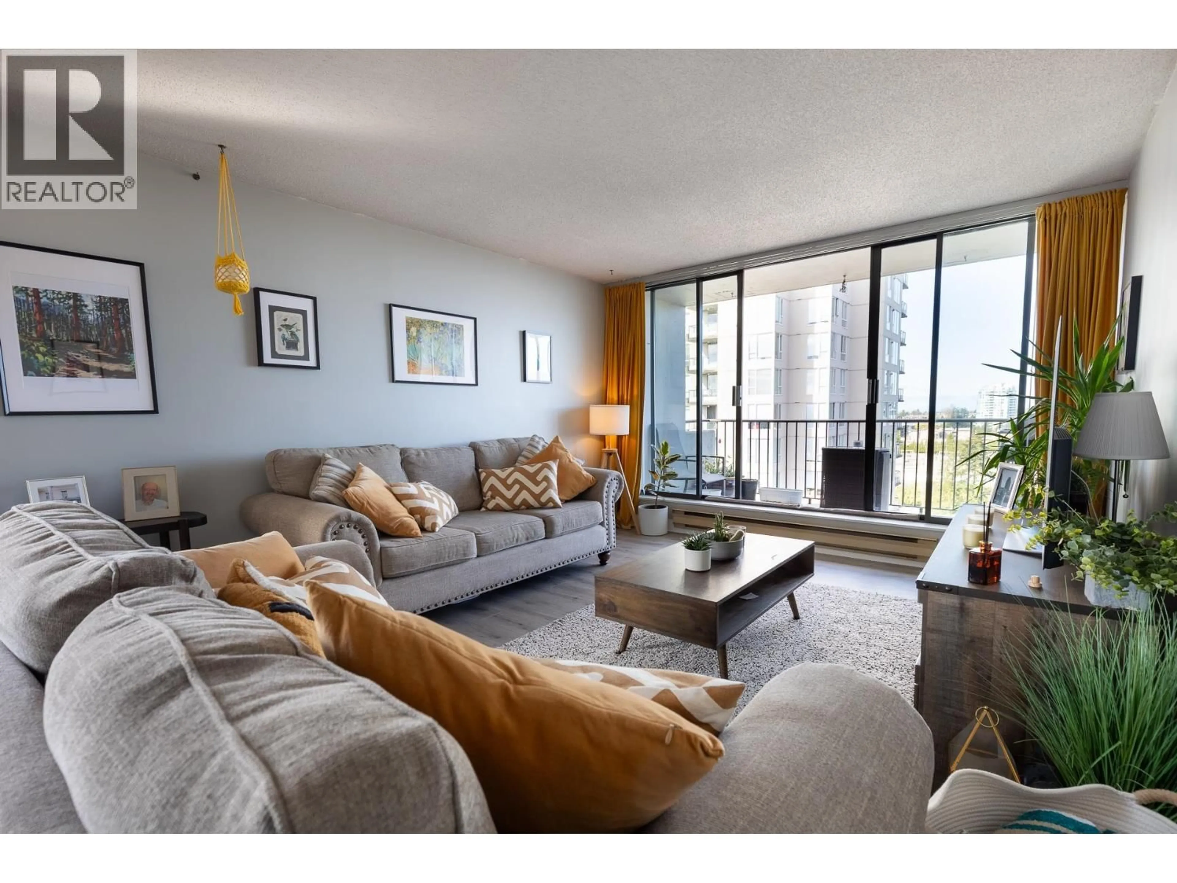 Living room with furniture, unknown for 1404 - 7235 SALISBURY AVENUE, Burnaby British Columbia V5E4E6