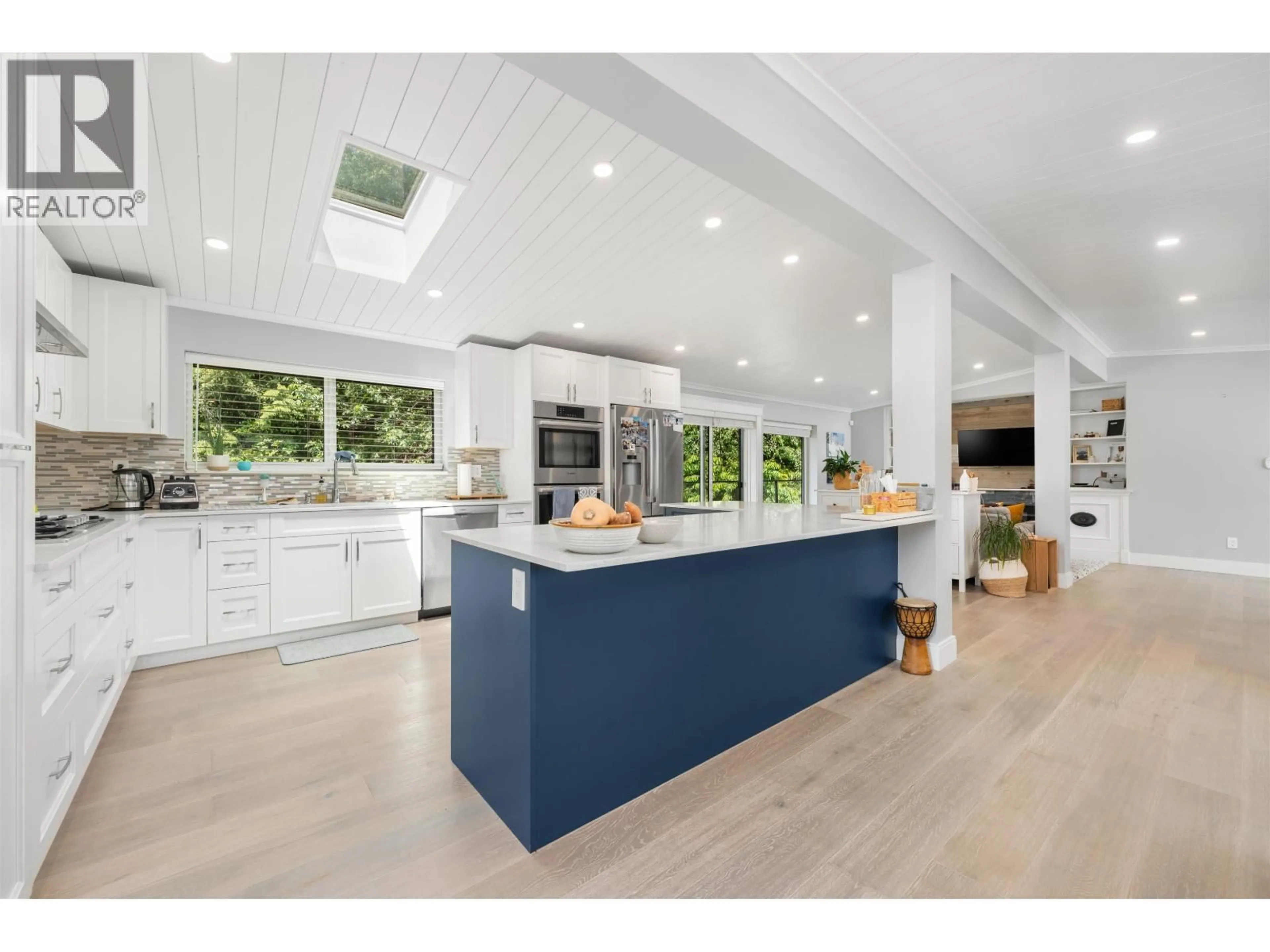 Open concept kitchen, unknown for 2361 FRIEDEL CRESCENT, Squamish British Columbia V8B0P4