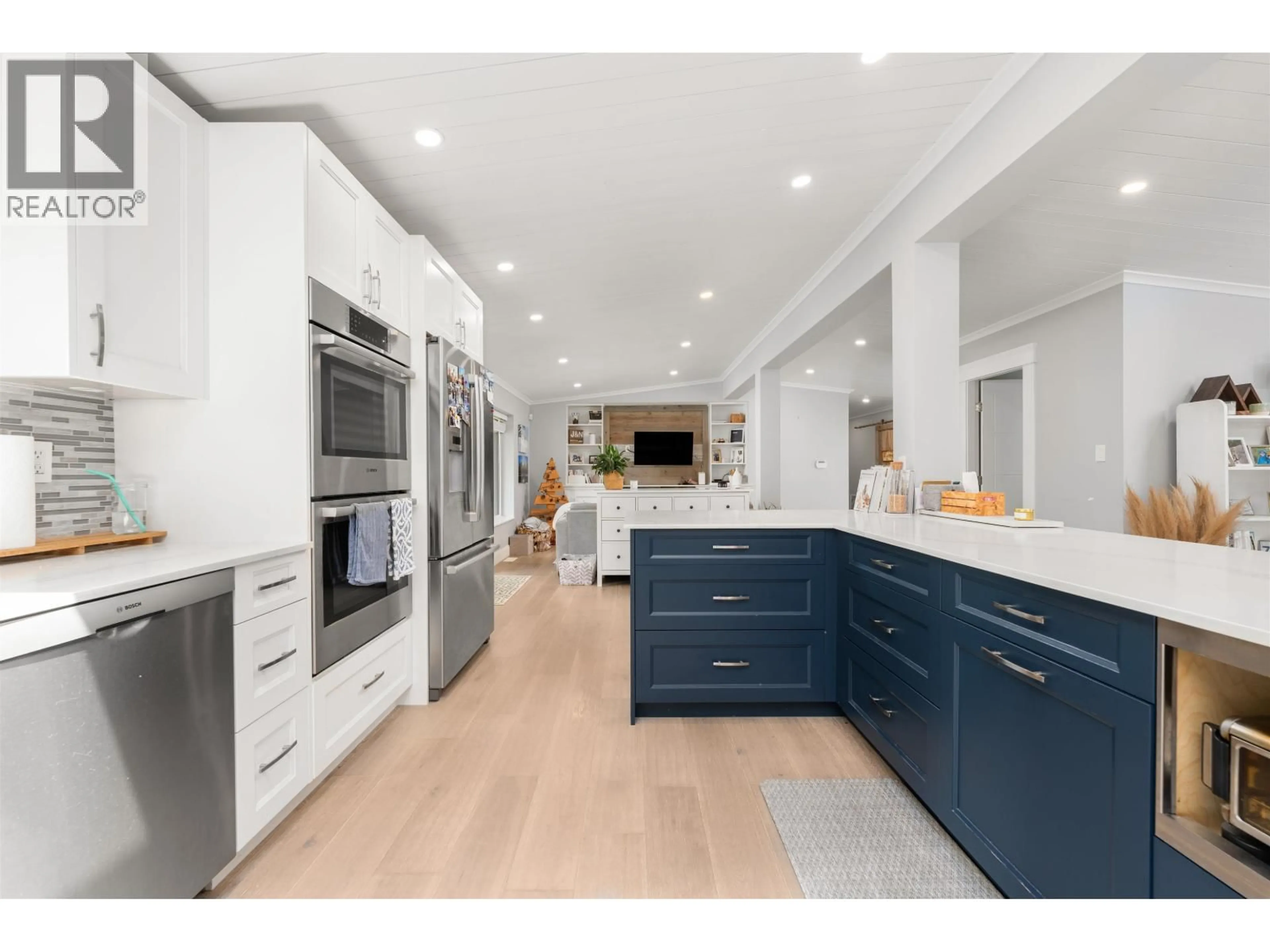 Open concept kitchen, unknown for 2361 FRIEDEL CRESCENT, Squamish British Columbia V8B0P4