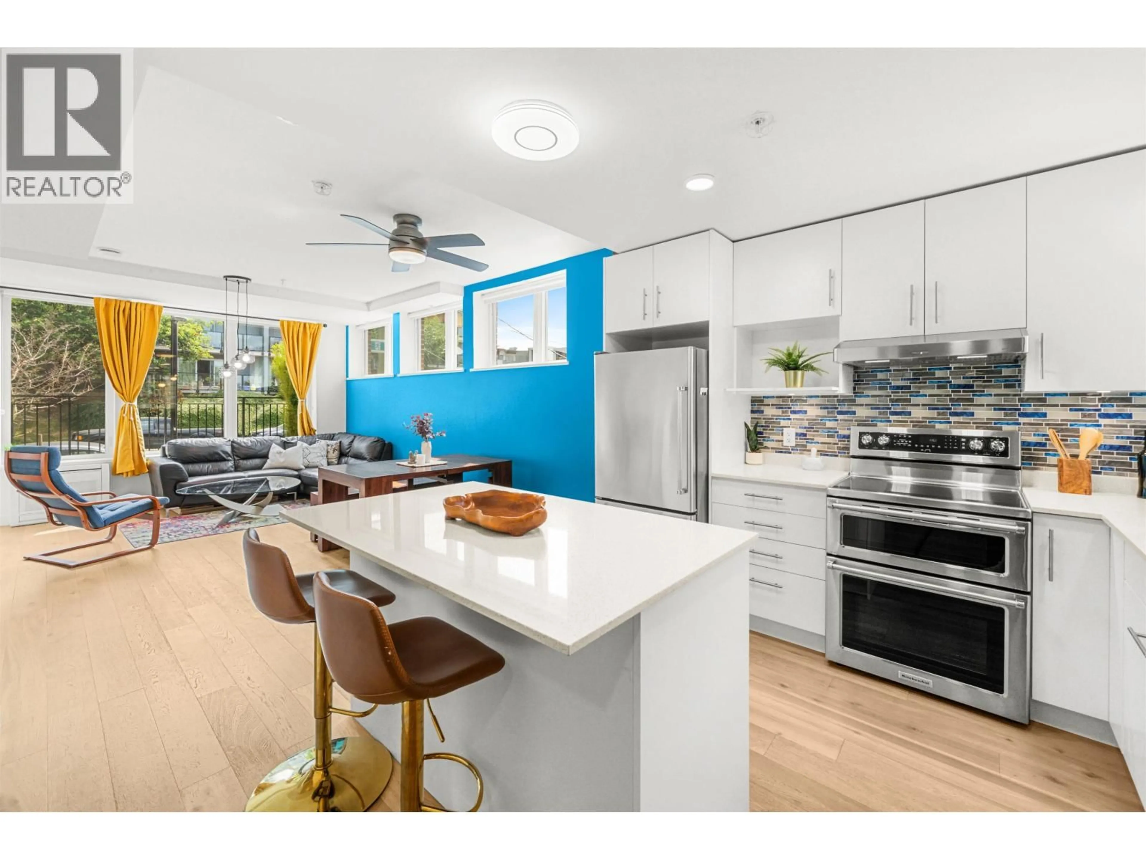 Open concept kitchen, unknown for TH5 - 2137 CHESTERFIELD AVENUE, North Vancouver British Columbia V7M2P7