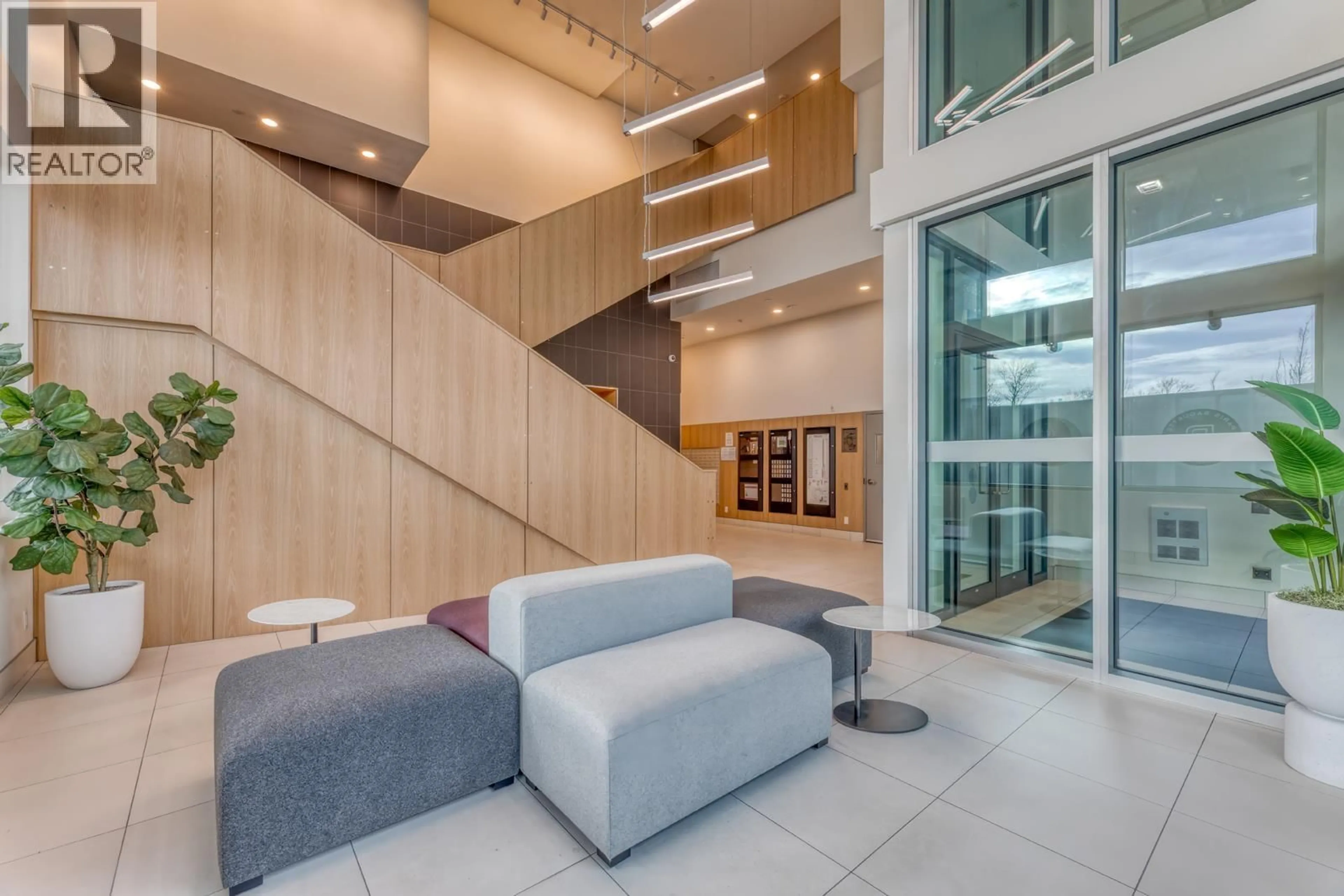 Indoor foyer for 2104 - 308 ALDERSON AVENUE, Coquitlam British Columbia V3K0J2