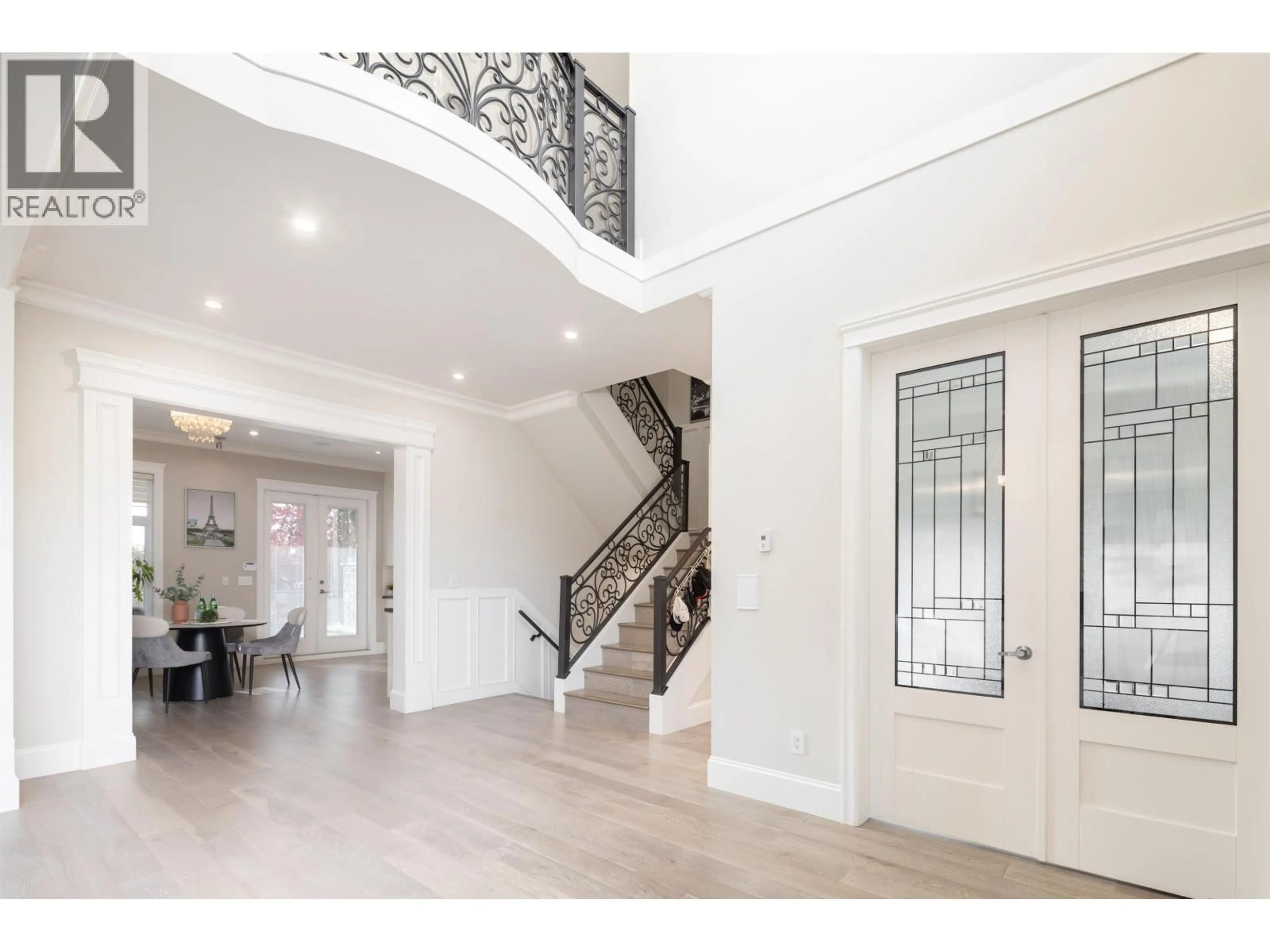 Indoor entryway for 6326 DAWSON STREET, Burnaby British Columbia V5B2W6