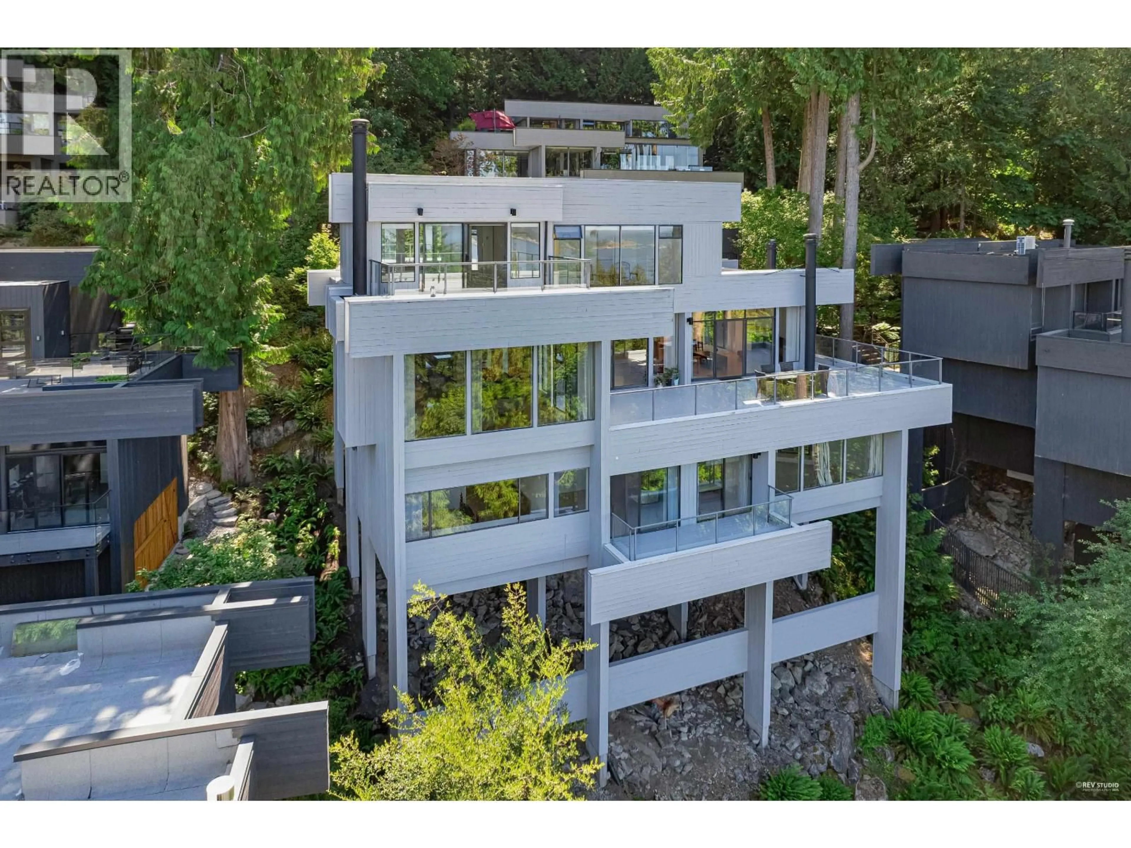 A pic from outside/outdoor area/front of a property/back of a property/a pic from drone, building for 5317 MONTIVERDI PLACE, West Vancouver British Columbia V7W2W8