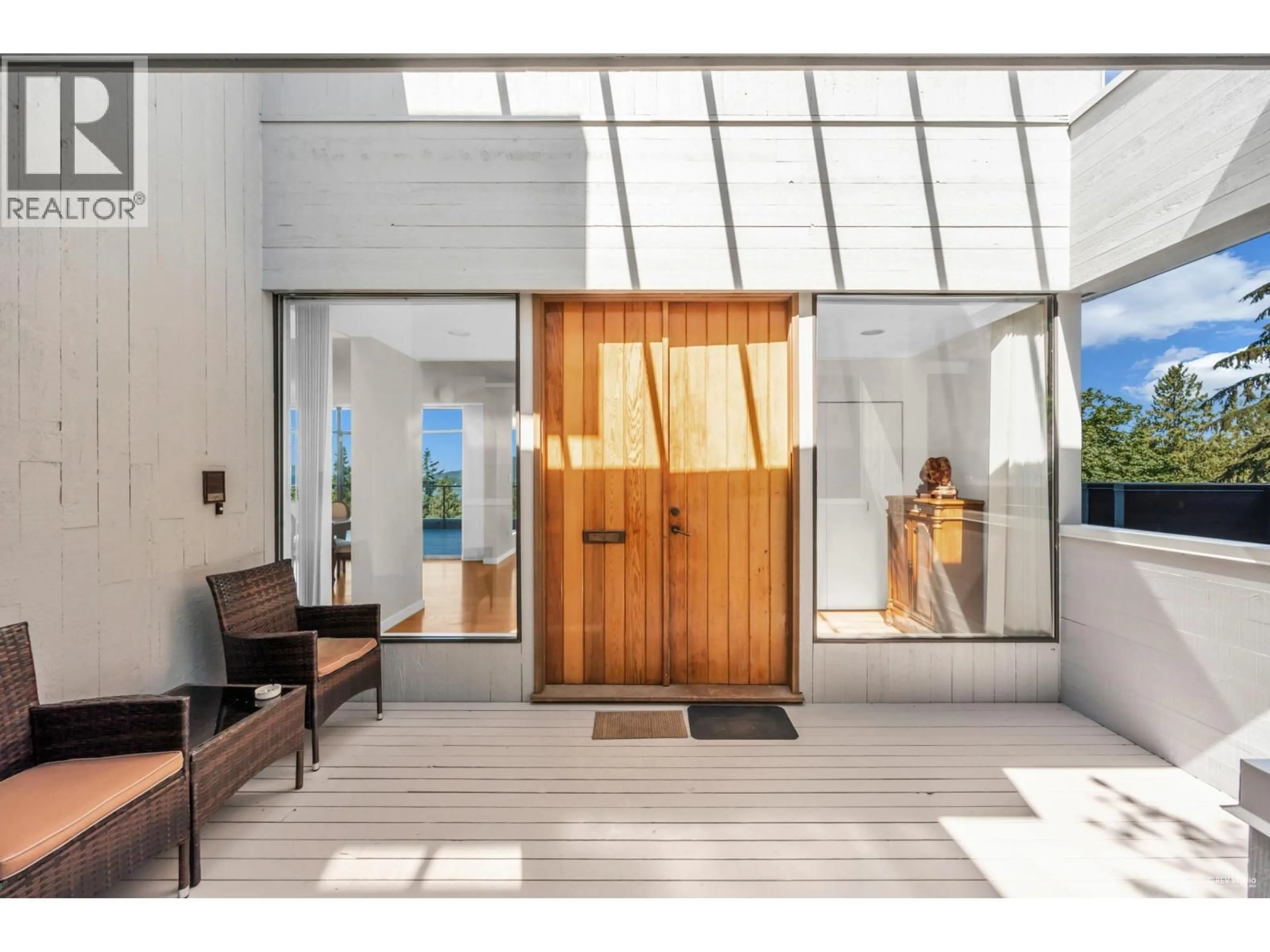 Indoor foyer for 5317 MONTIVERDI PLACE, West Vancouver British Columbia V7W2W8