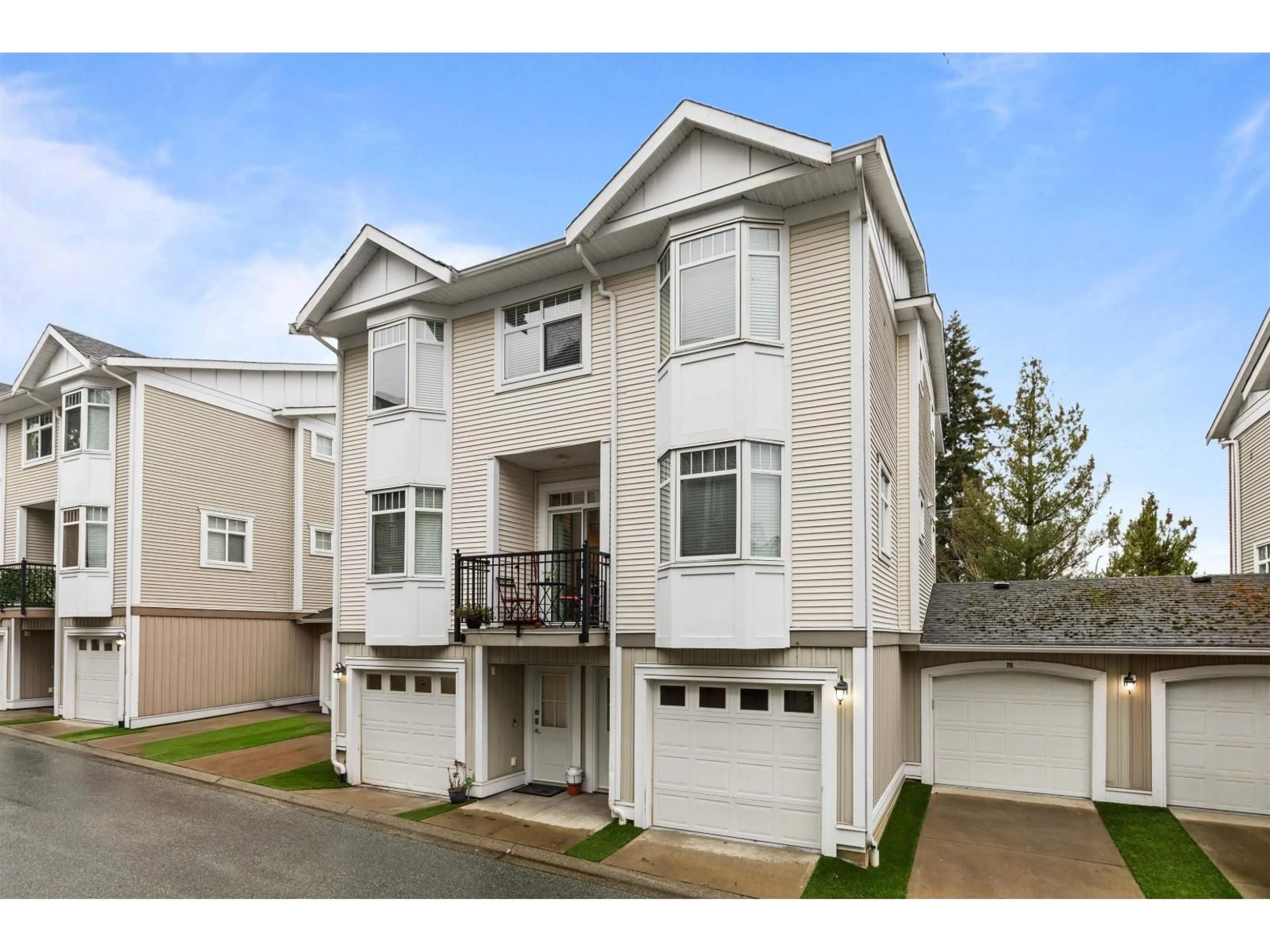 Home with vinyl exterior material, street for 22 - 19551 66 AVENUE, Surrey British Columbia V4N0Z5