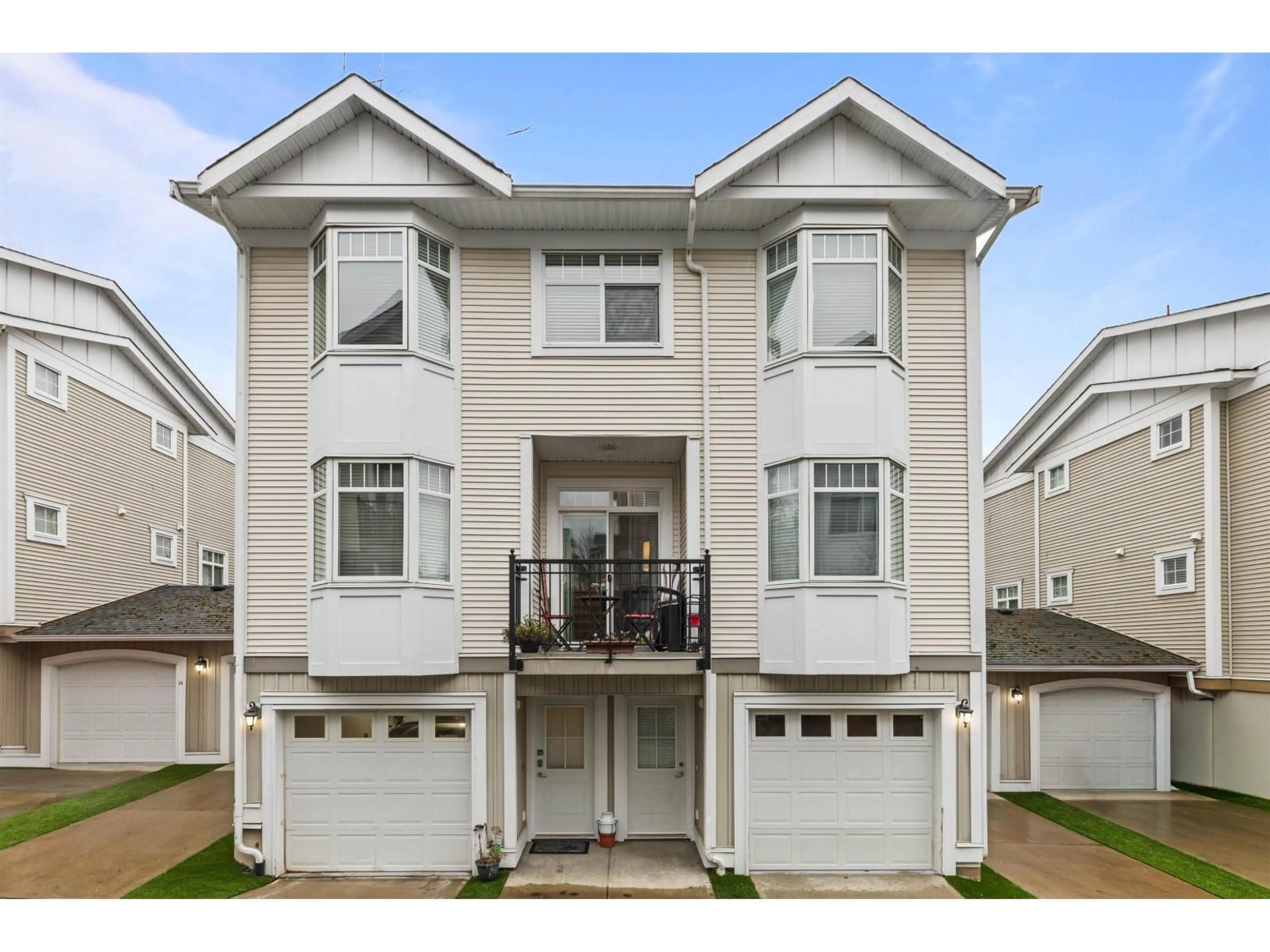 Home with vinyl exterior material, street for 22 - 19551 66 AVENUE, Surrey British Columbia V4N0Z5