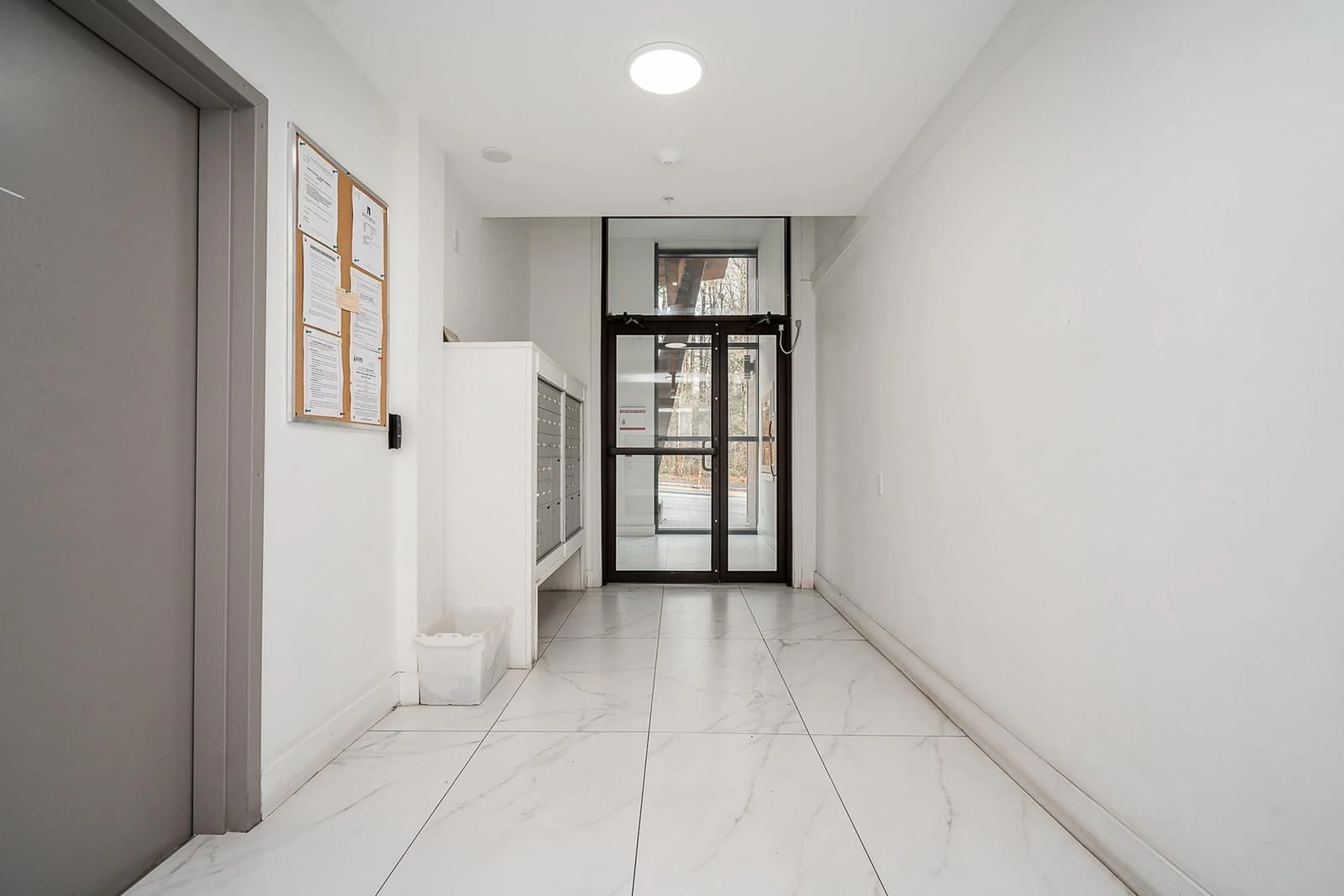 Indoor foyer for 107 - 9689 140 STREET, Surrey British Columbia V3T0P3