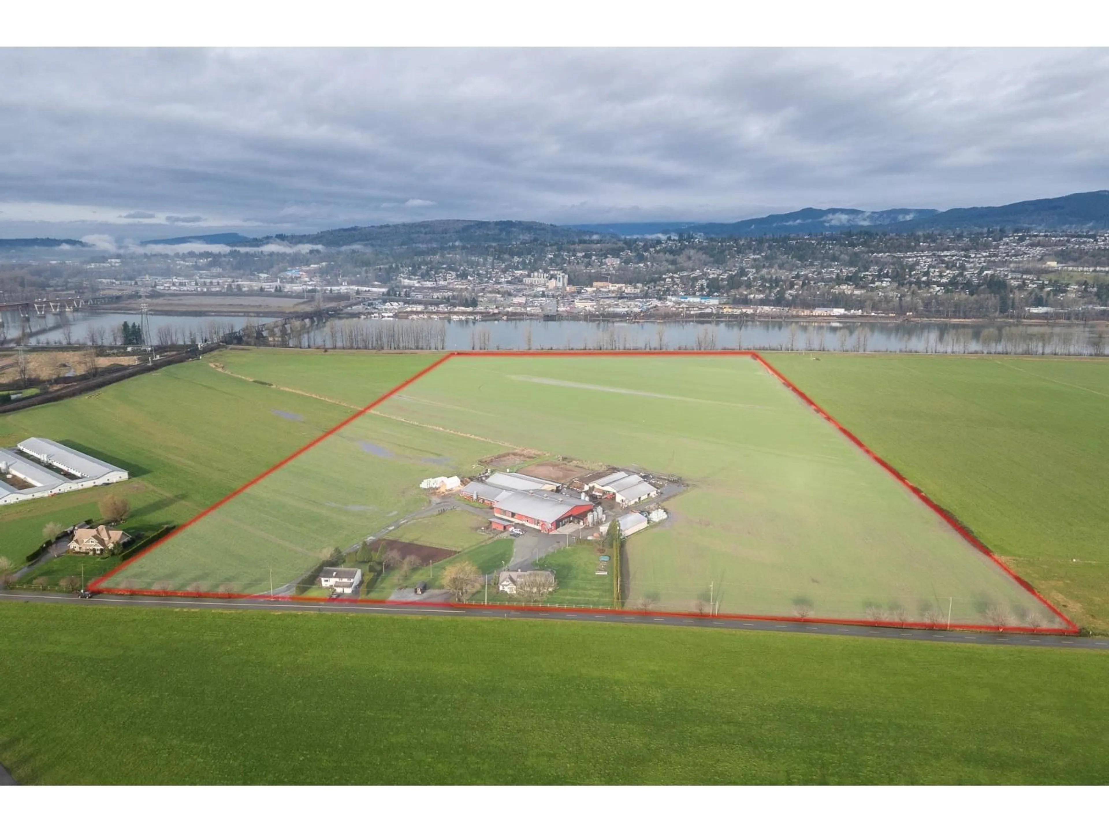 A pic from outside/outdoor area/front of a property/back of a property/a pic from drone, unknown for 33861 SIM ROAD, Abbotsford British Columbia V3G1N2