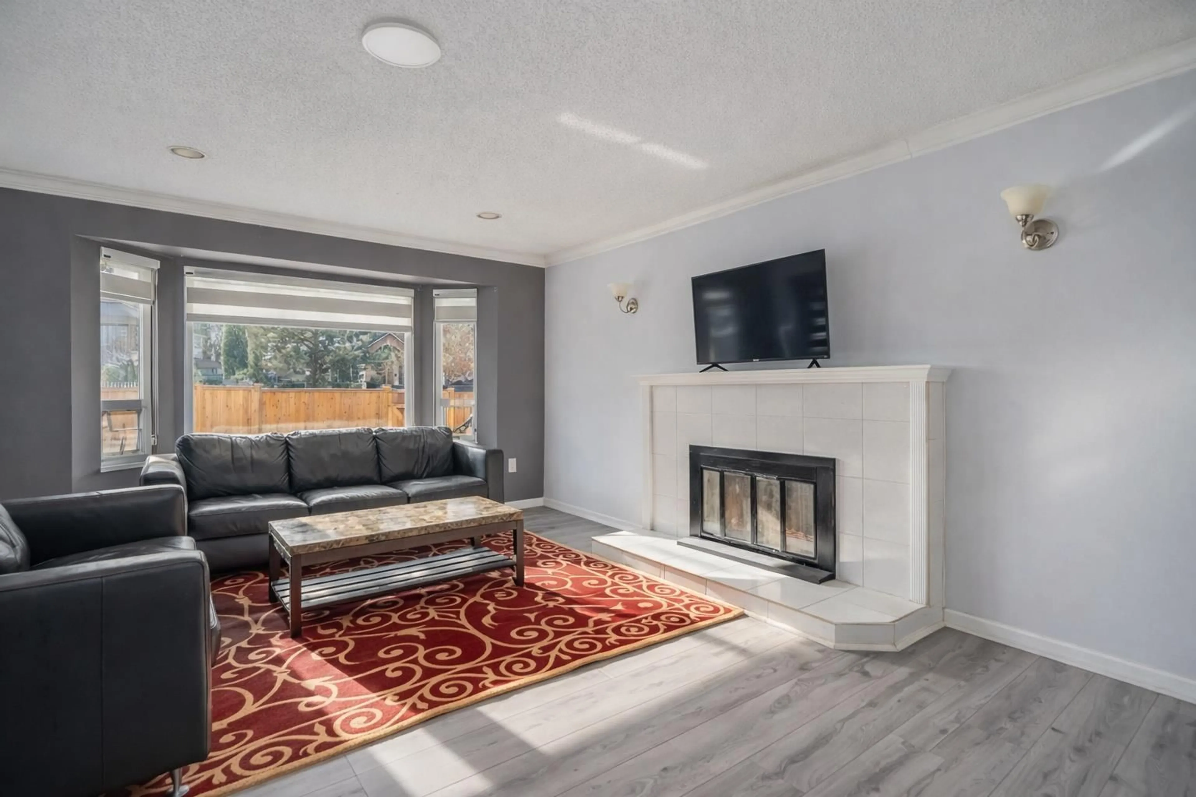 Living room with furniture, unknown for 14251 72ND AVENUE, Surrey British Columbia V3W2P9