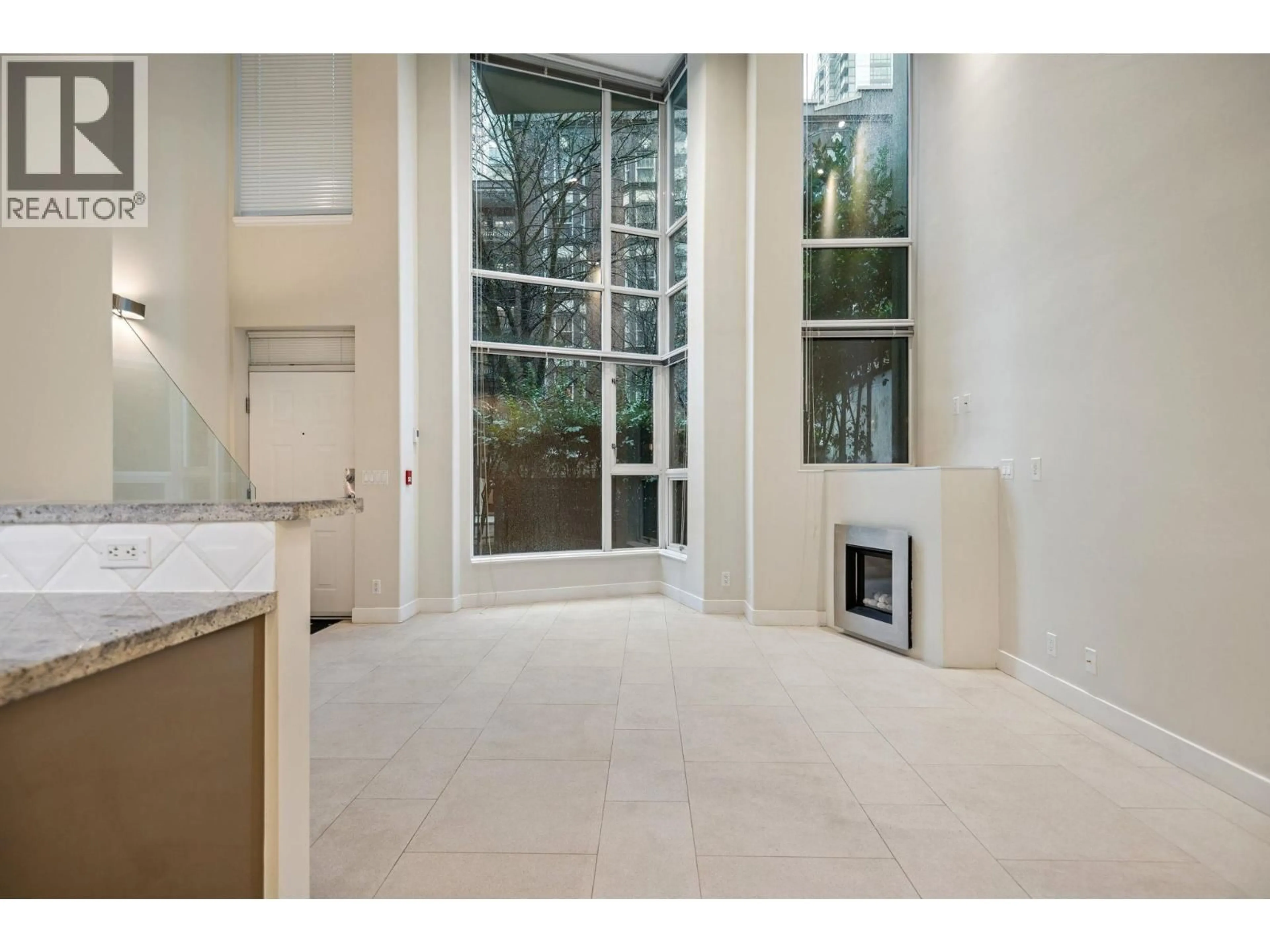 Unknown for 621 JERVIS STREET, Vancouver British Columbia V6E3M5