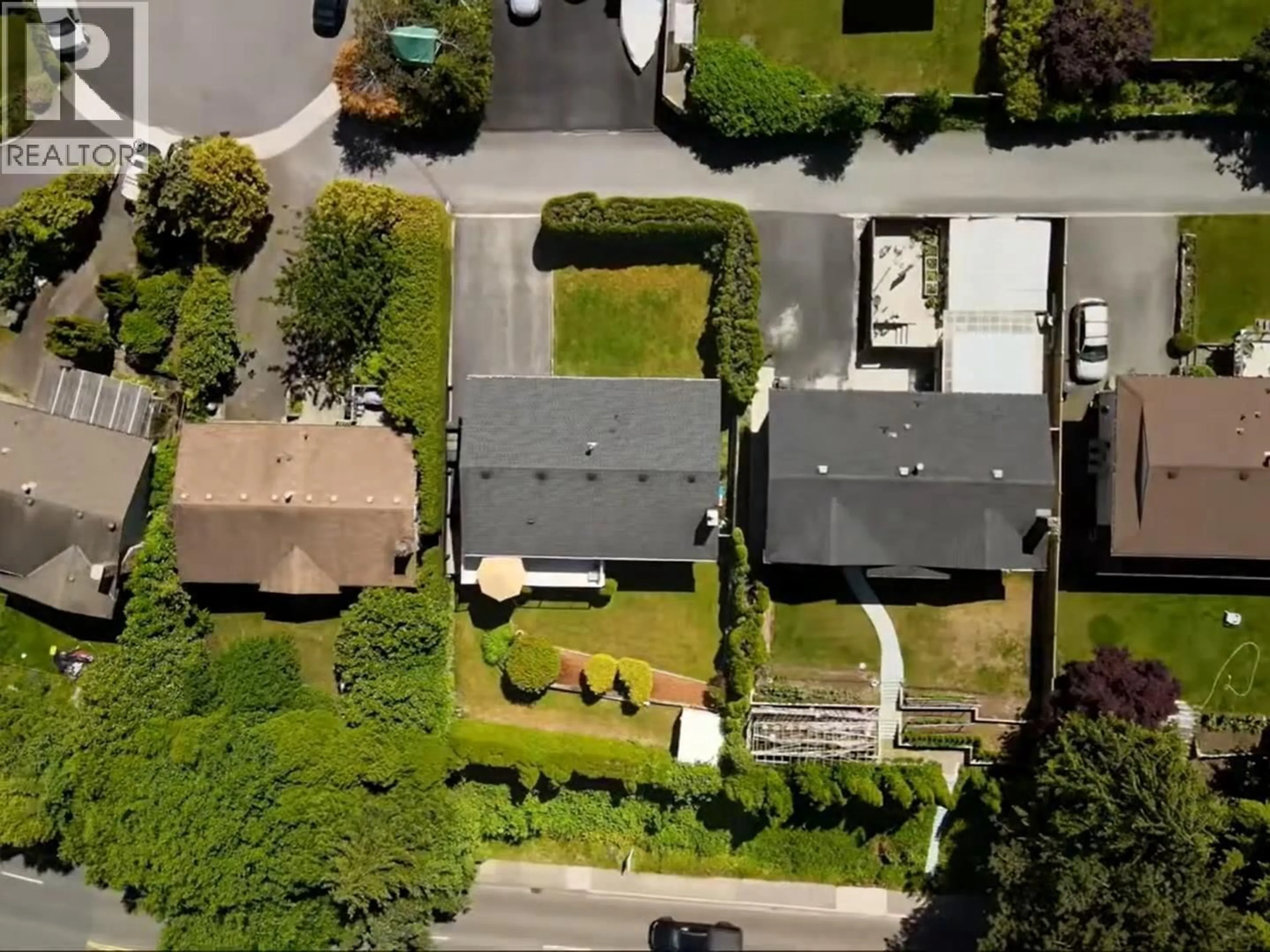 A pic from outside/outdoor area/front of a property/back of a property/a pic from drone, street for 3222 MARINER WAY, Coquitlam British Columbia V3C4K7