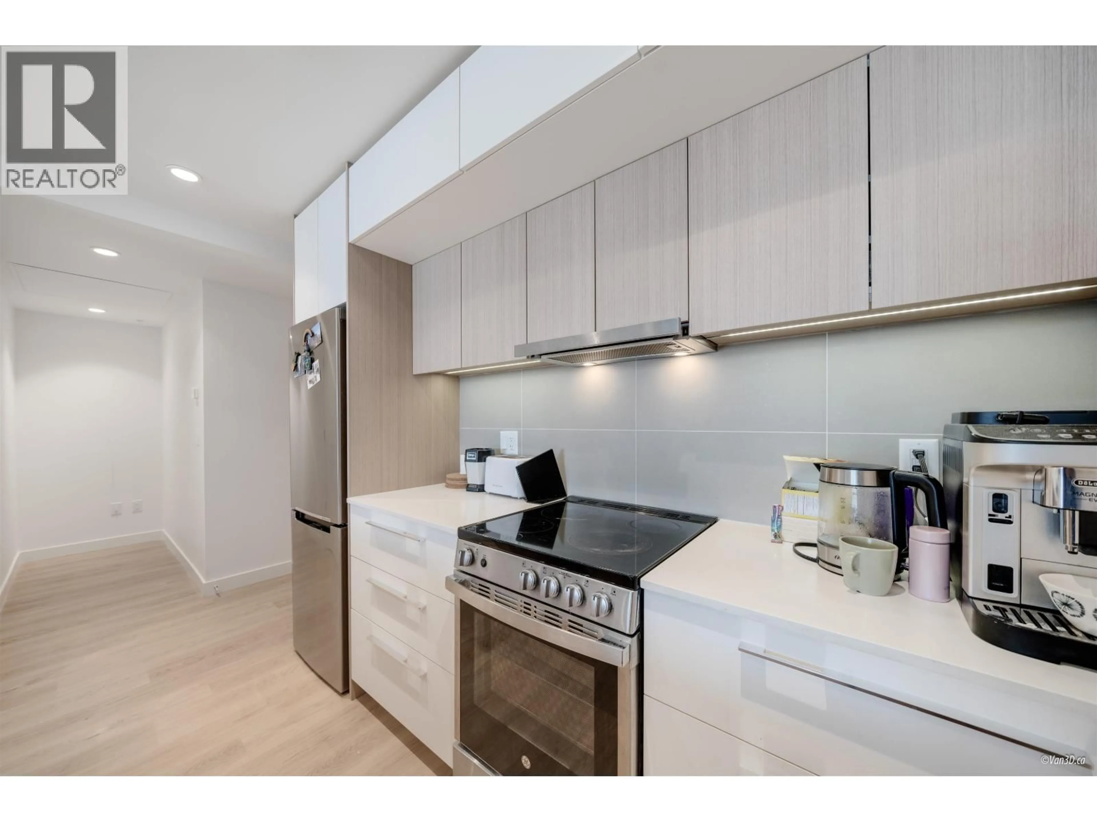 Standard kitchen, ceramic/tile floor for 202 - 9580 TOWER ROAD, Burnaby British Columbia V5A0G5