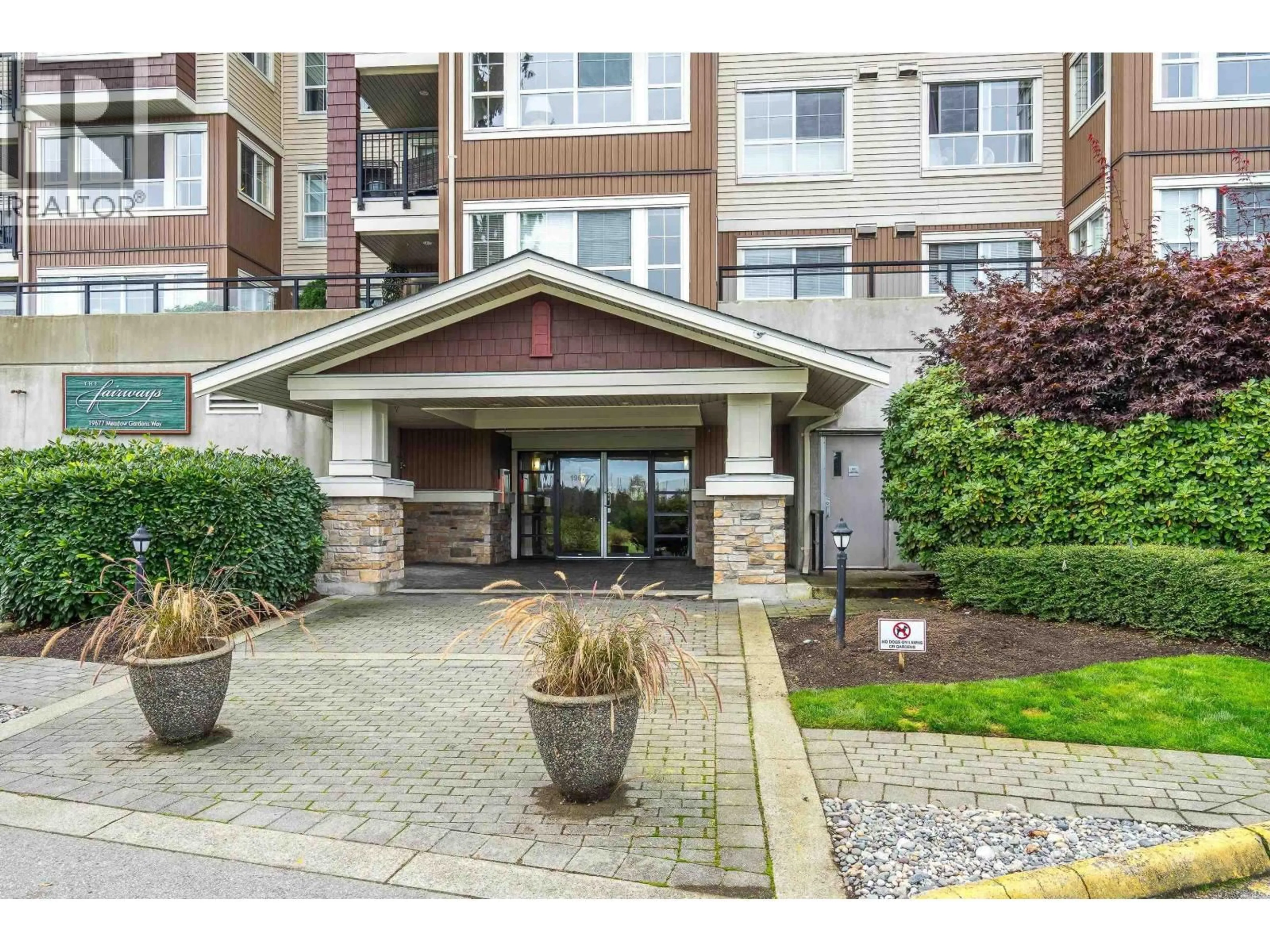 Indoor foyer for 414 - 19677 MEADOW GARDENS WAY, Pitt Meadows British Columbia V3Y0A2