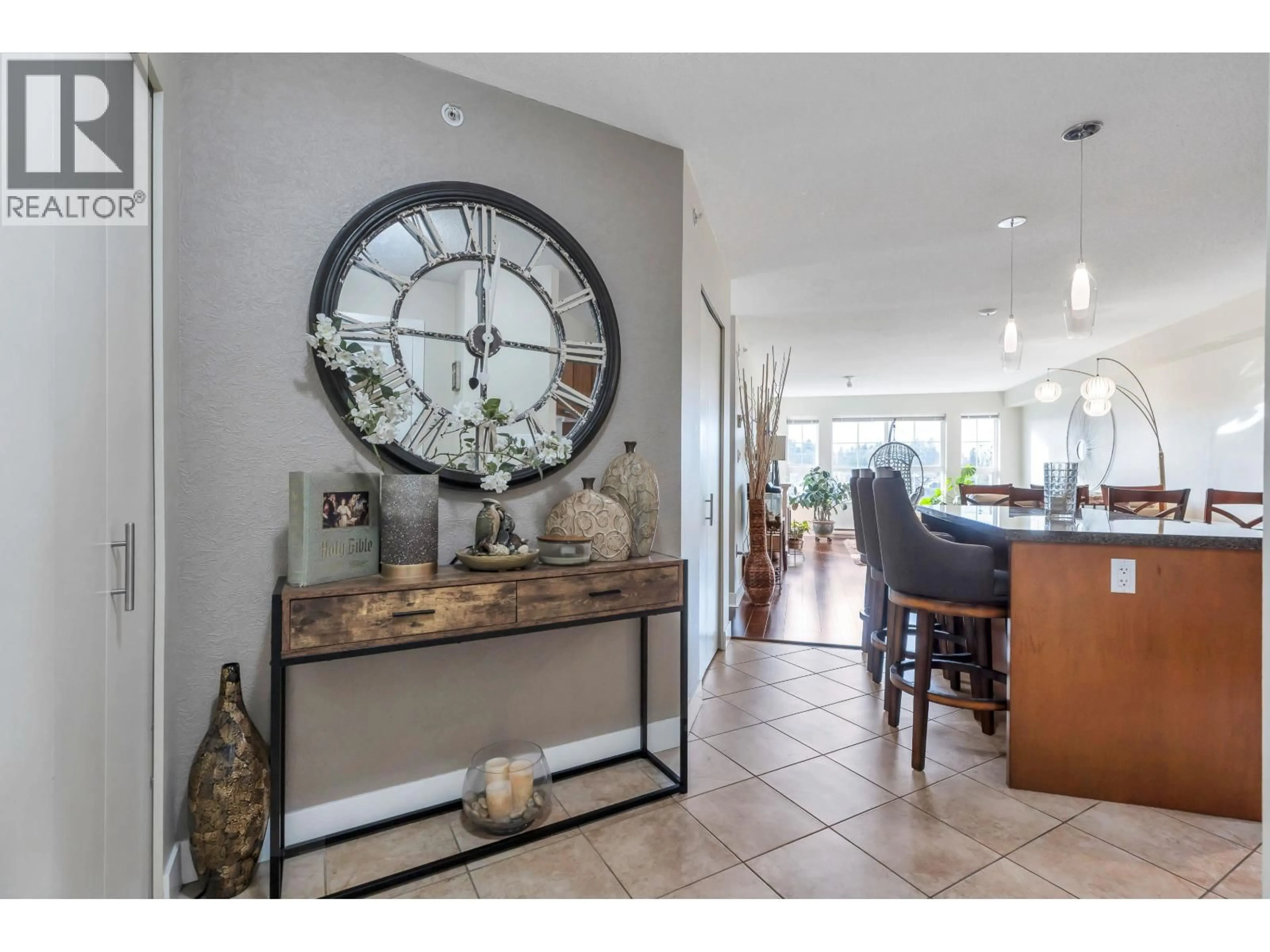 Indoor entryway for 414 - 19677 MEADOW GARDENS WAY, Pitt Meadows British Columbia V3Y0A2