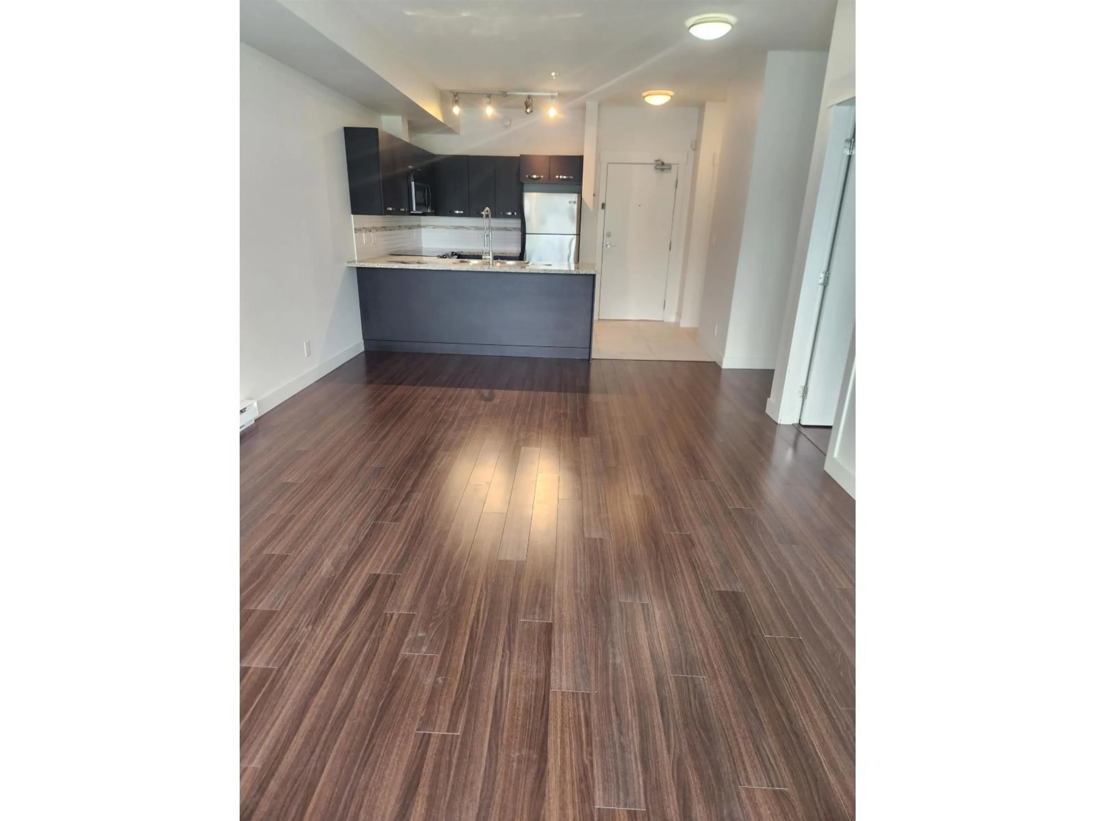 A pic of a room for 304 - 1975 MCCALLUM ROAD, Abbotsford British Columbia V2S3N3