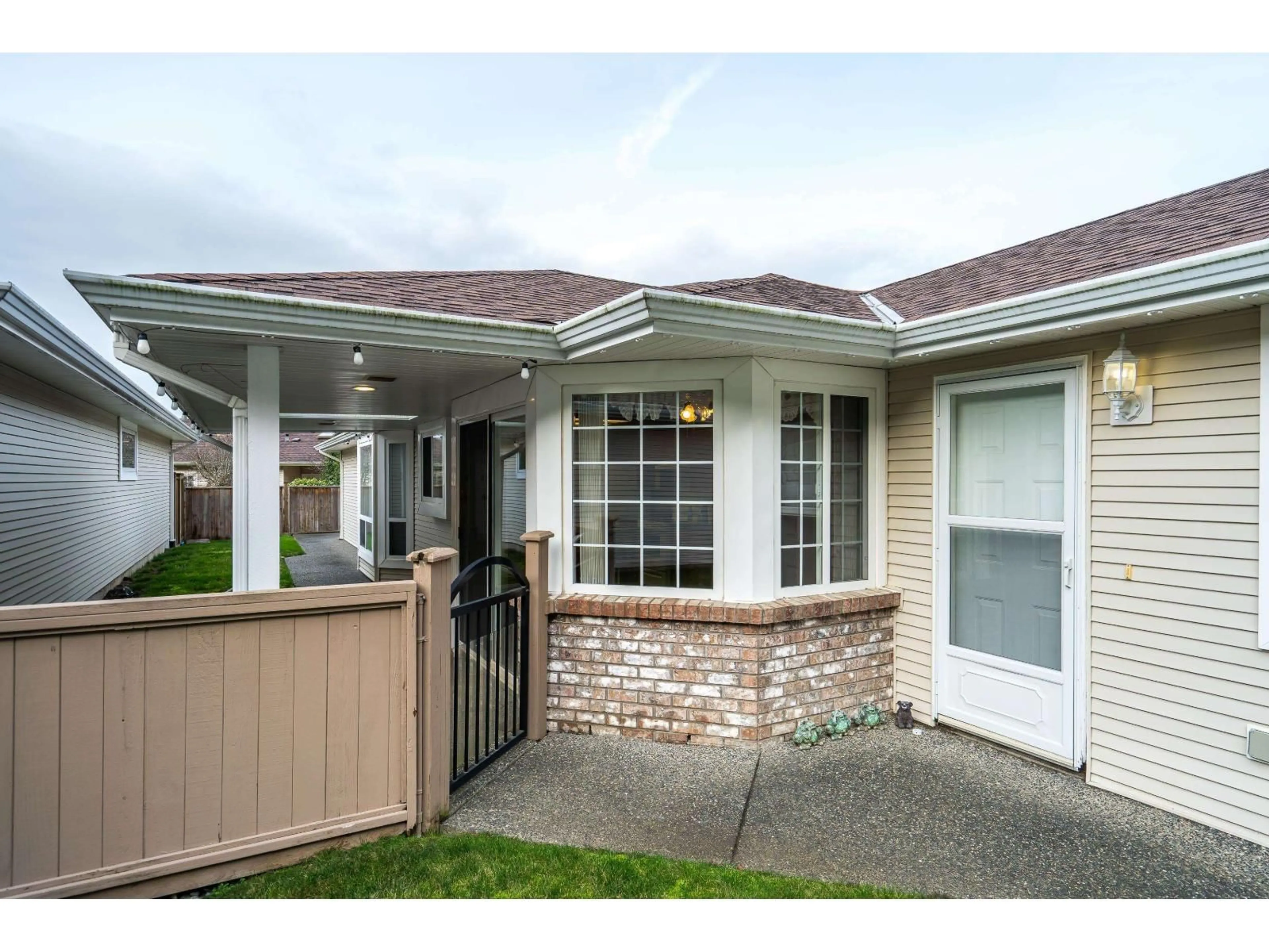 Home with vinyl exterior material, street for 231 - 6001 PROMONTORY ROAD, Chilliwack British Columbia V2R3E3