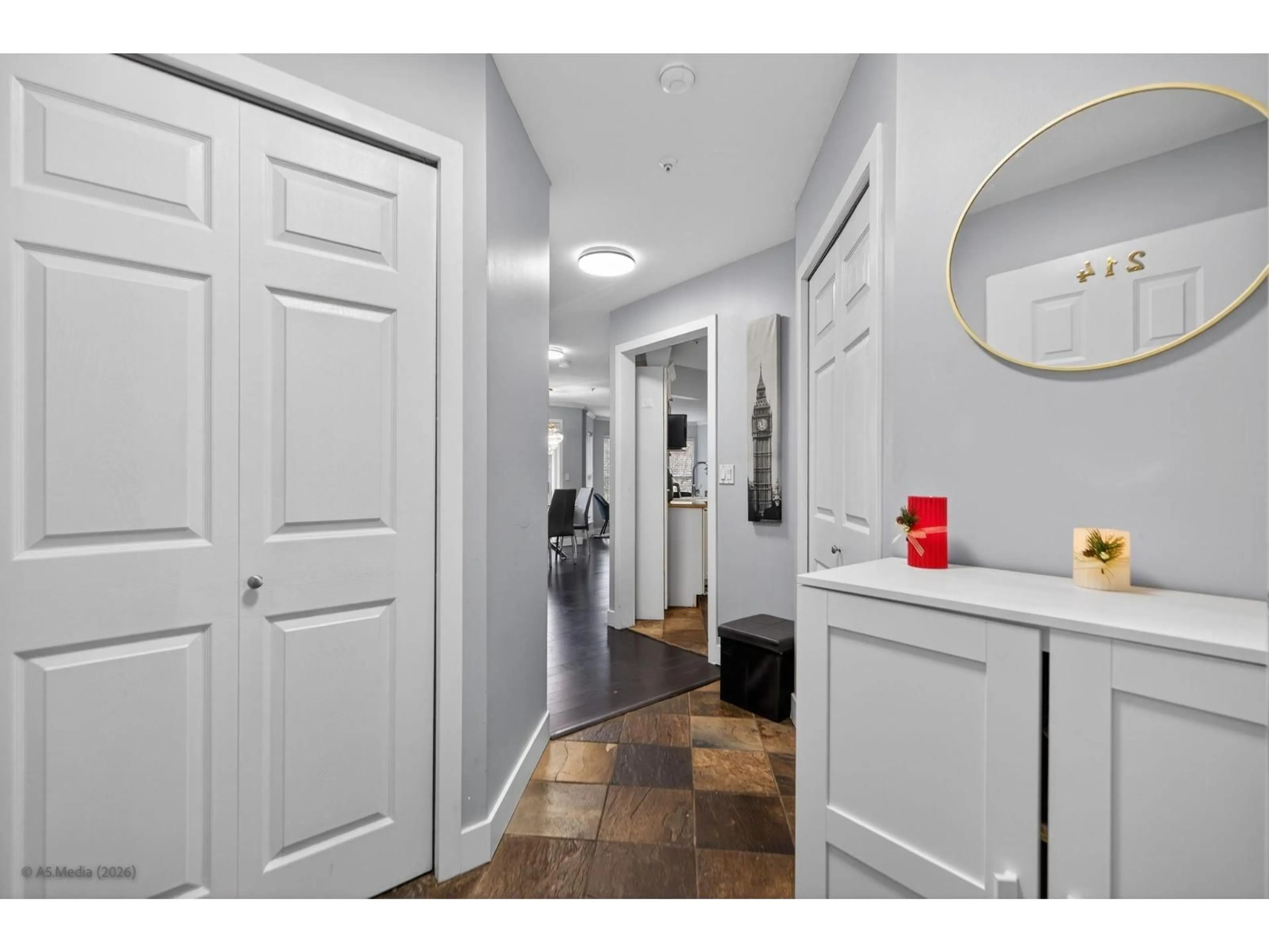 Indoor entryway for 214 - 12088 66 AVENUE STREET, Surrey British Columbia V3W1Z9